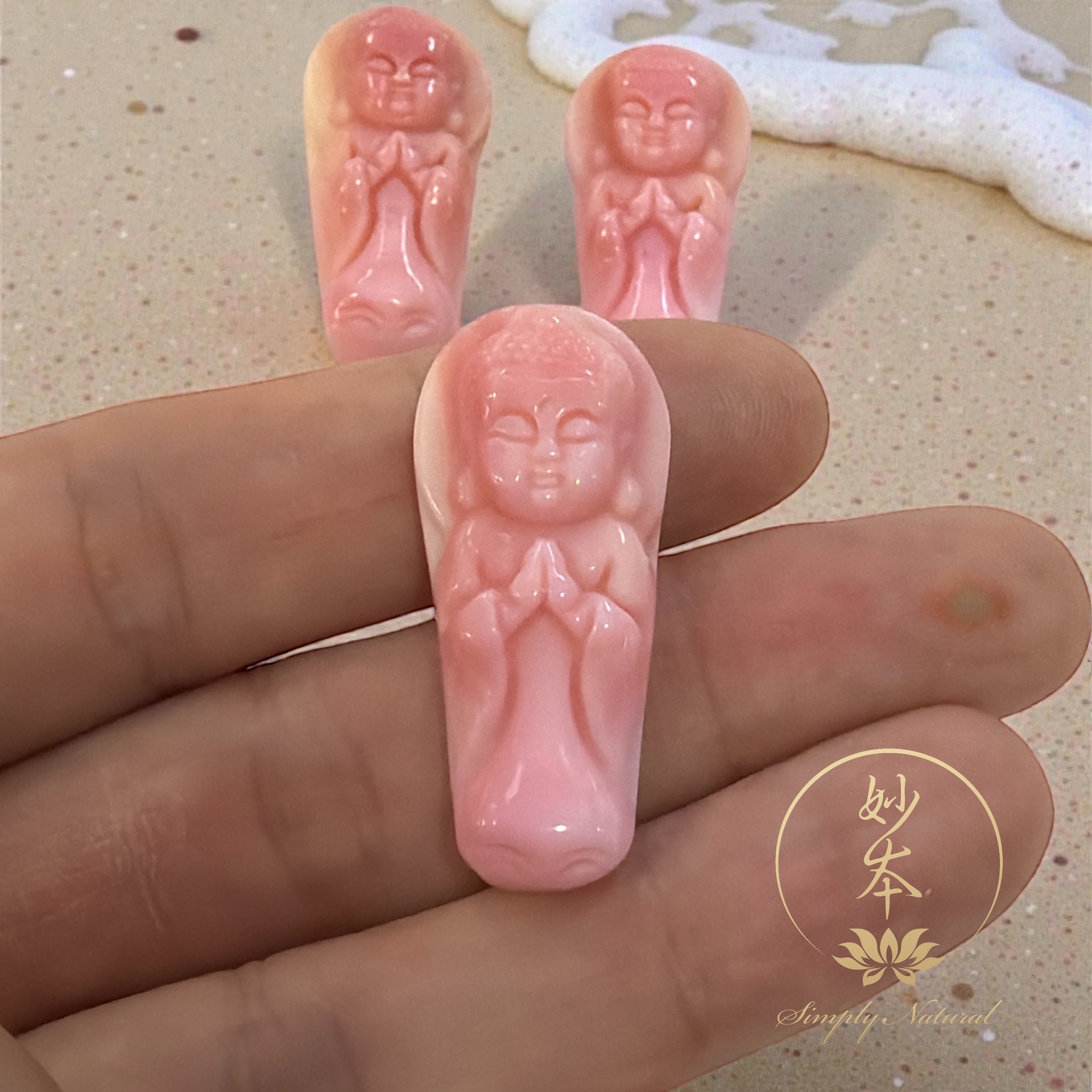 墨西哥女皇貝 阿彌陀佛吊咀 # 2 （隨機發貨，會加配頸繩）