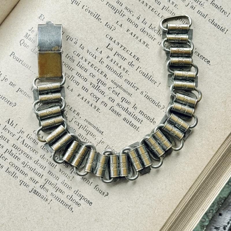 Vintage Mid-Century Engraved Pattern Book Chain Style Silver Tone Bracelet (MT1883)