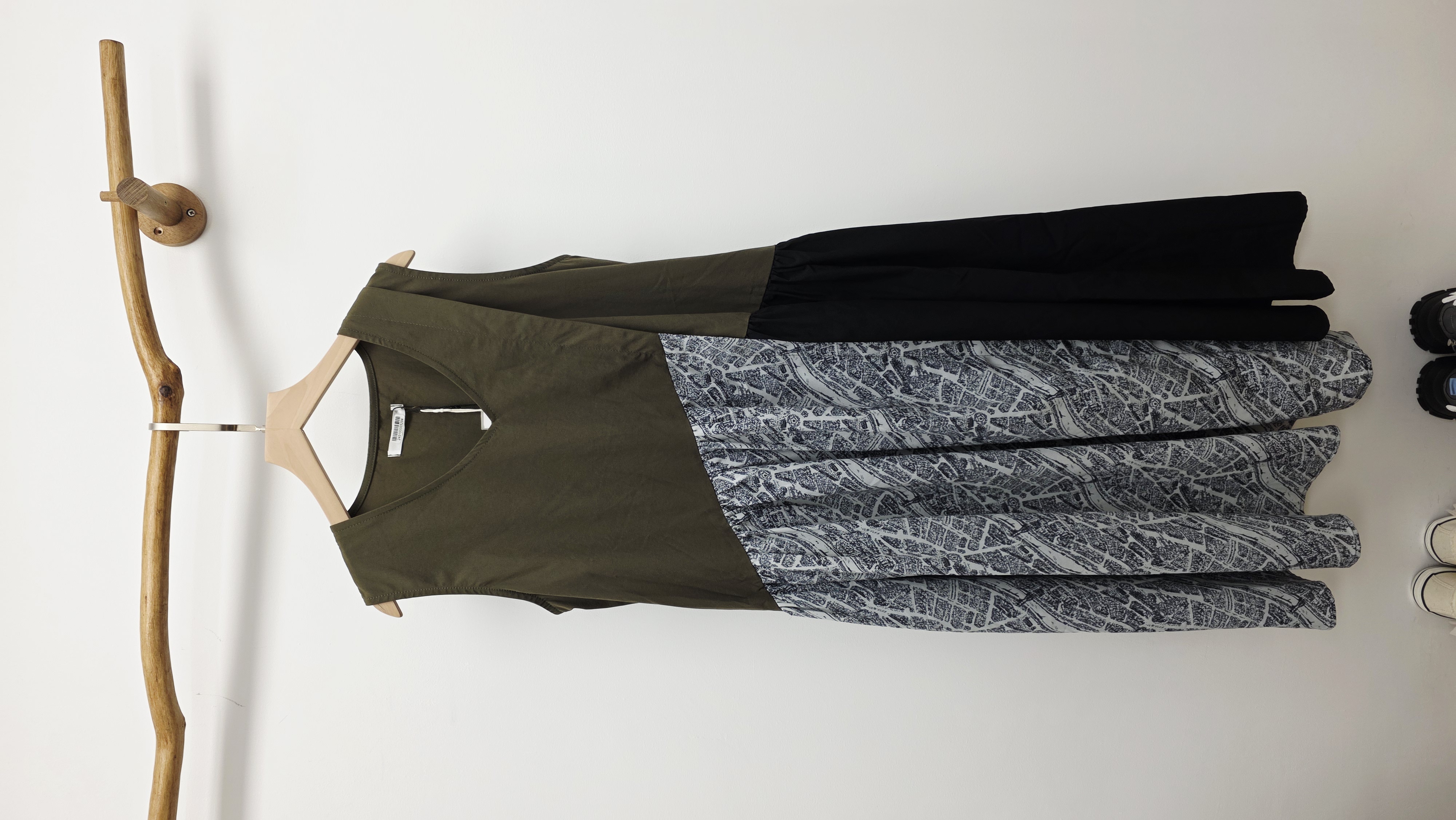 日牌拼布爽滑料V領背心裙