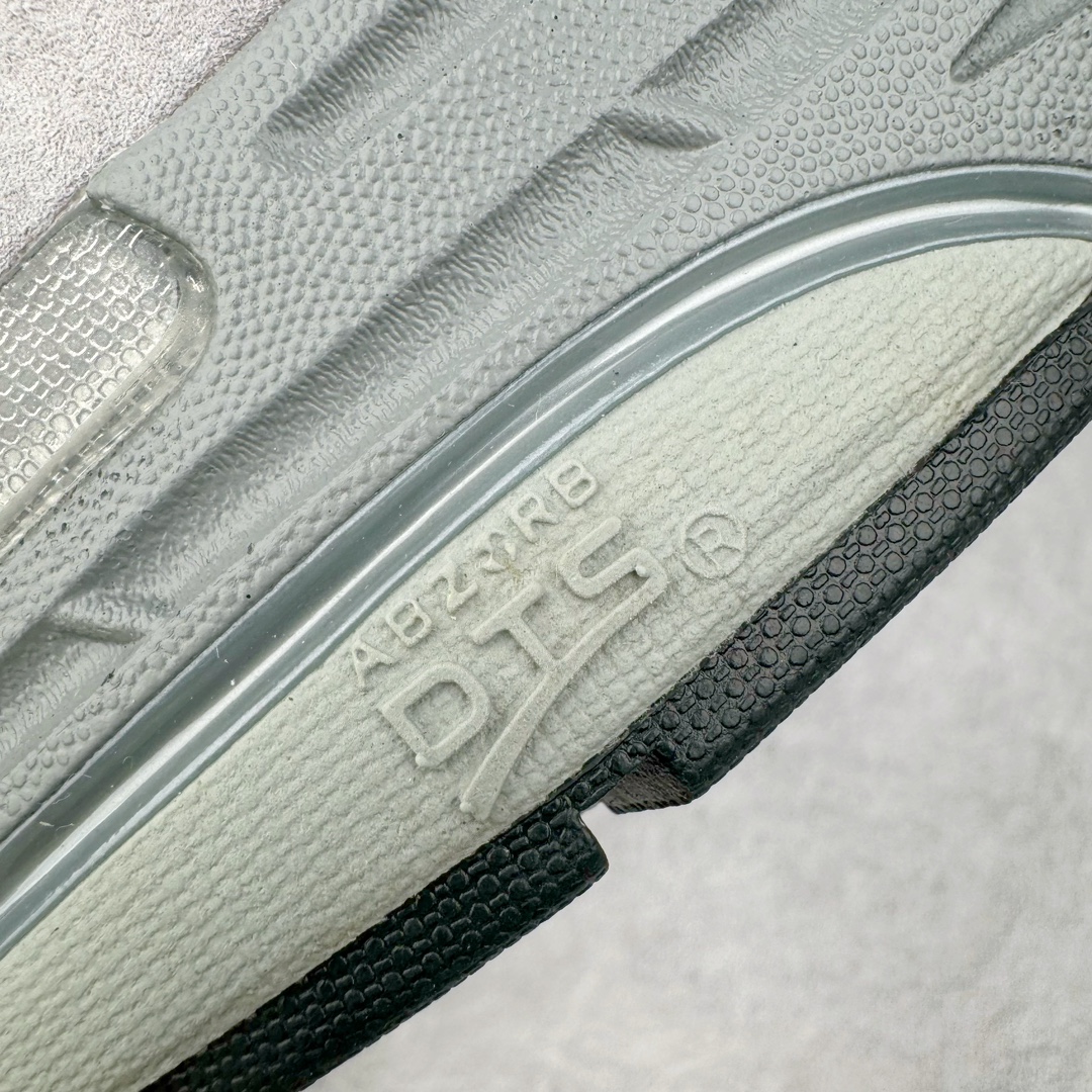 New Balance 993 MR993GL