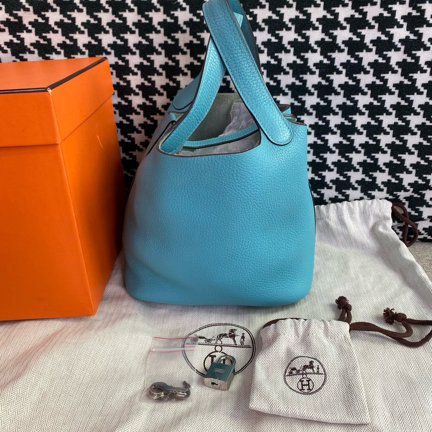 【預訂貨品】HERMES藍色菜籃子18X刻 