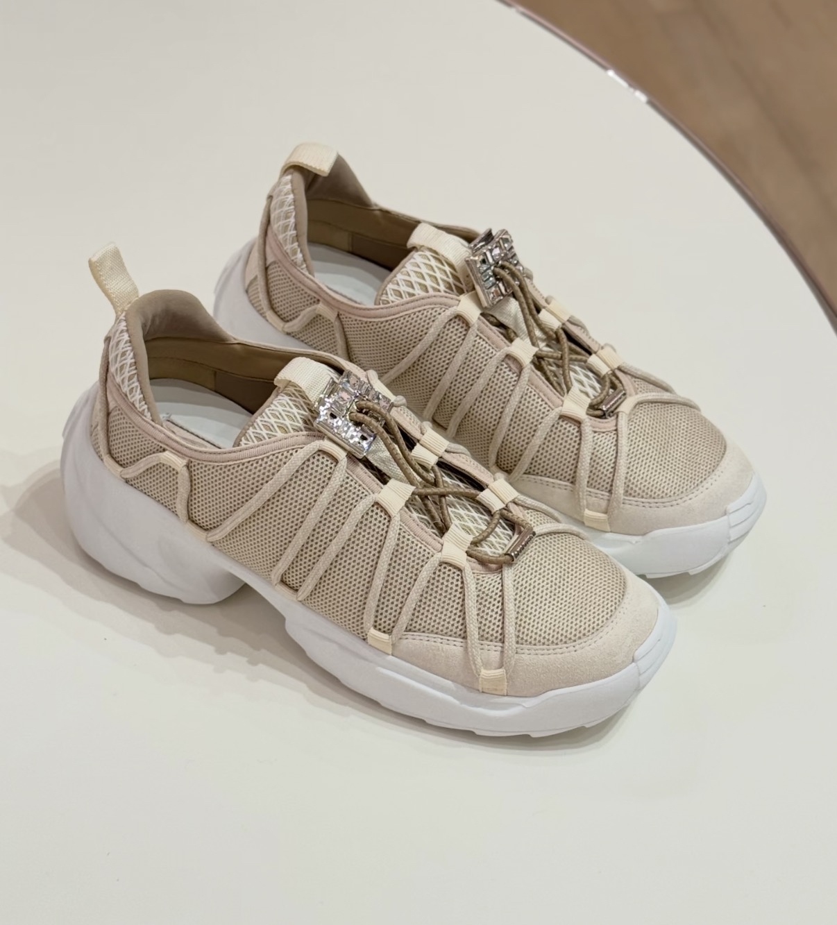 限時優惠‼️新色🆕訂貨🍒RV Viv’ Zag 小鑽扣sneaker  自帶增高6cm 😍 Size 35-39/40