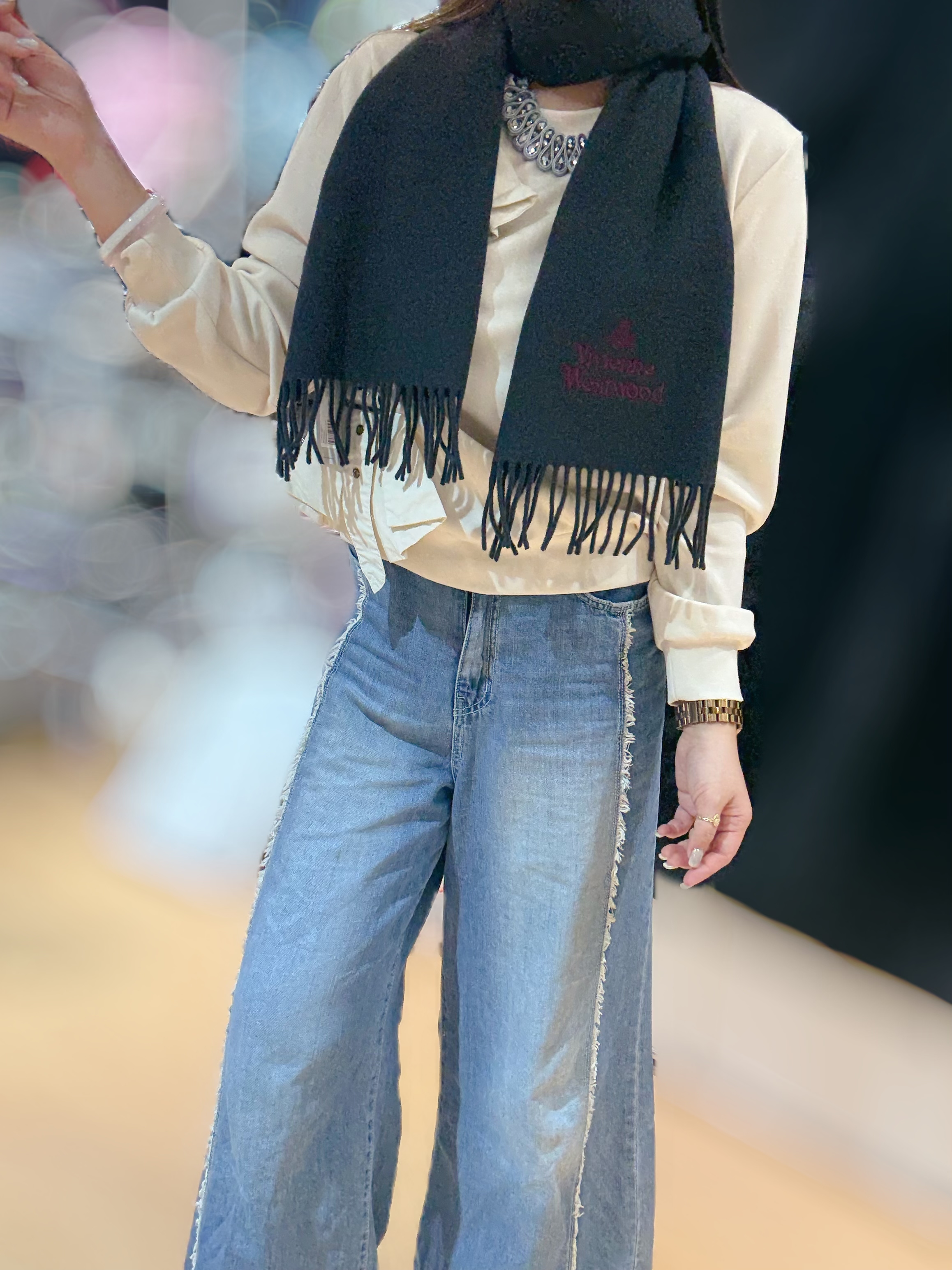 VW EMB scarf dark grey