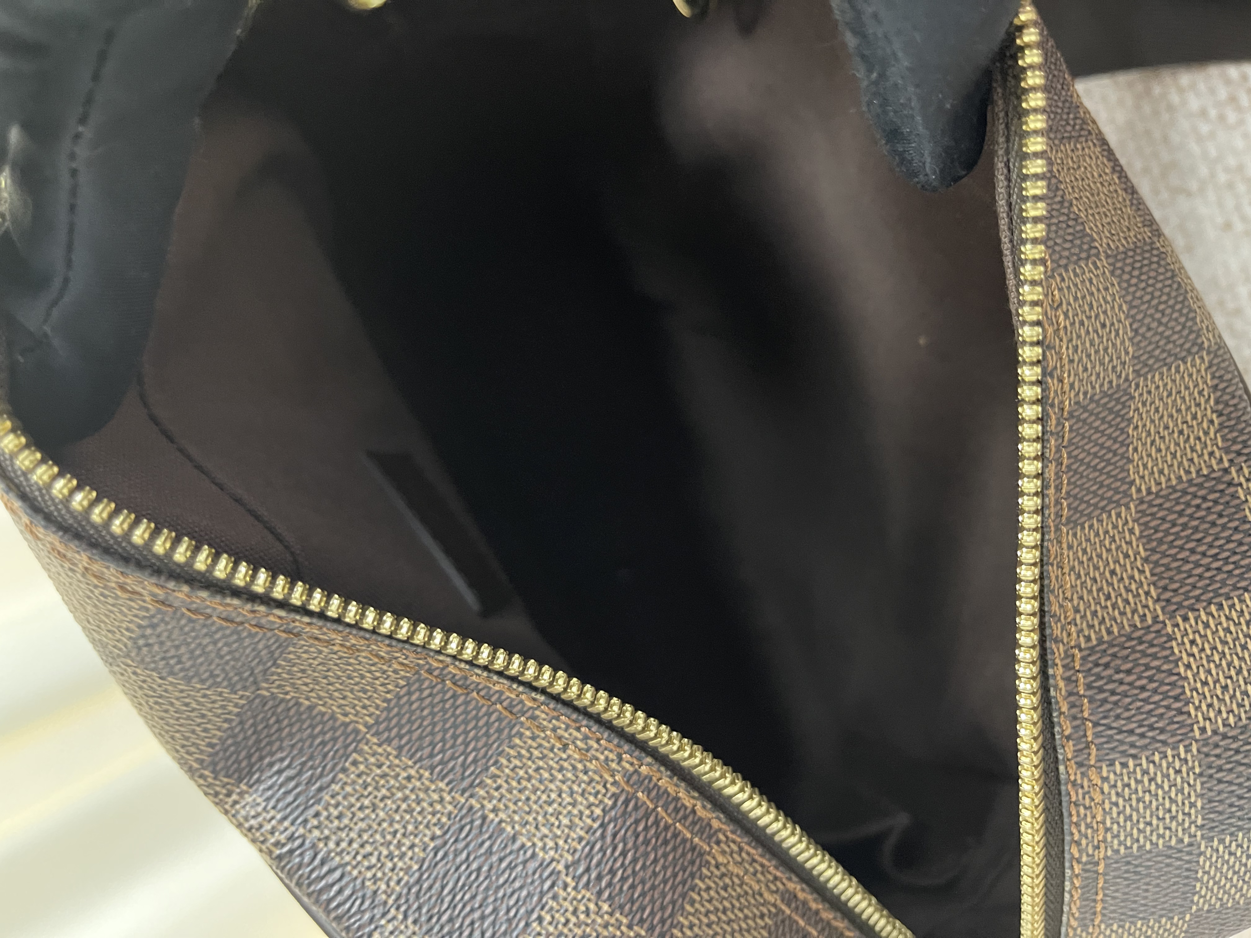 Pre-owned Louis Vuitton Damier Ebene Olav MM/ Product Code: 26042408