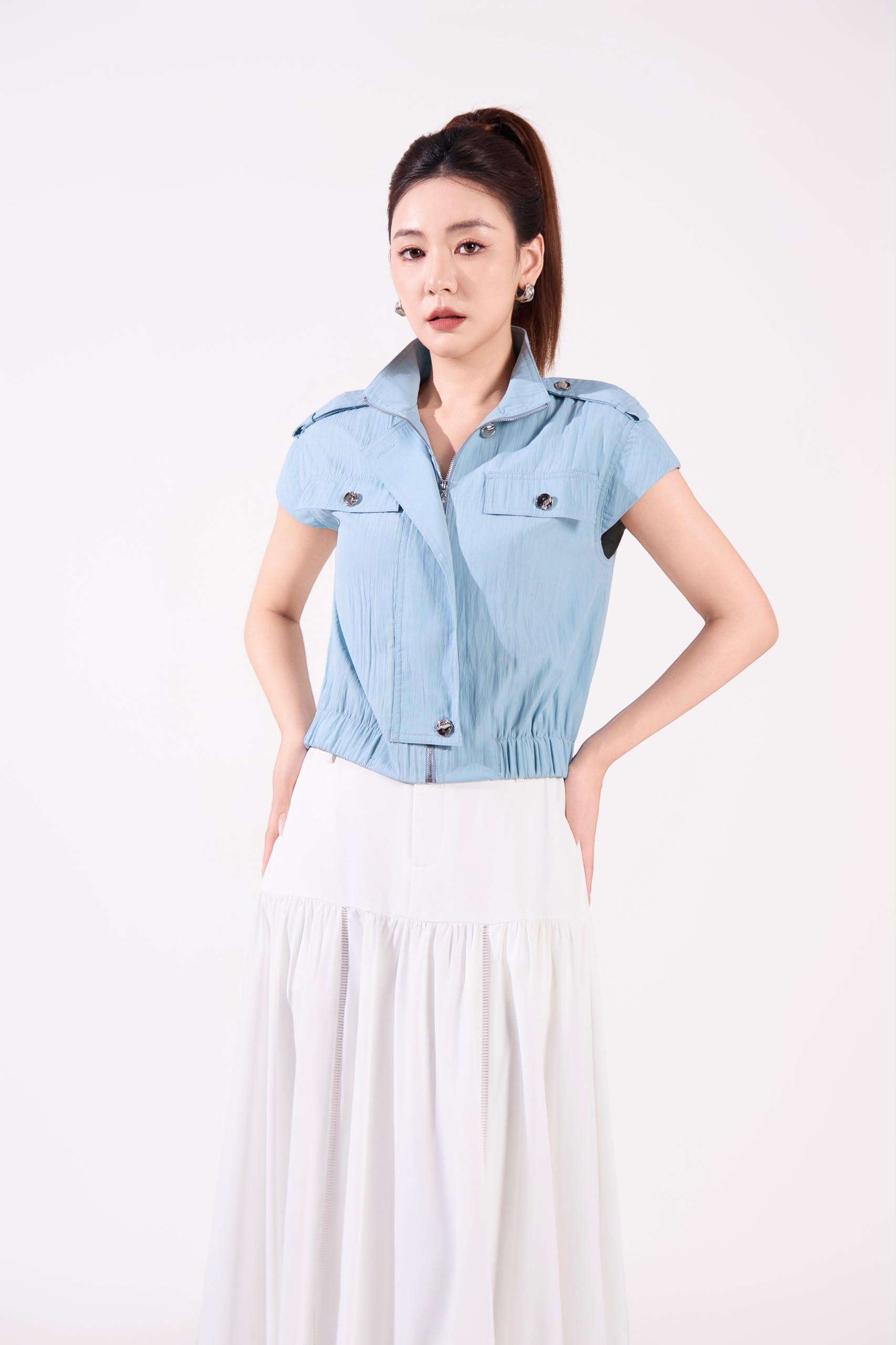 10141154 Utility Zip-Up Cropped Jacket Top