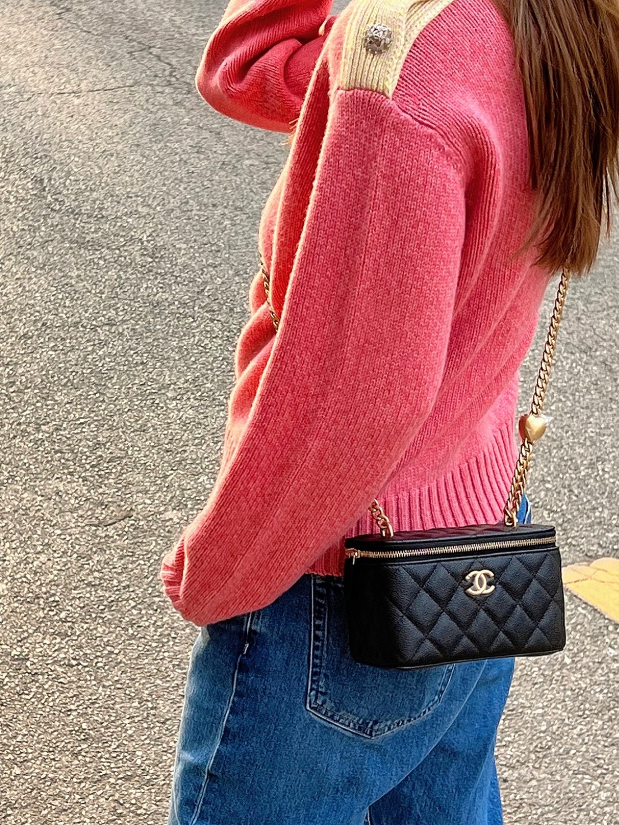Chanel👜 PRE OWNED 🛍️ 23P愛心金球 黑色荔枝皮長盒子🖤全套✨