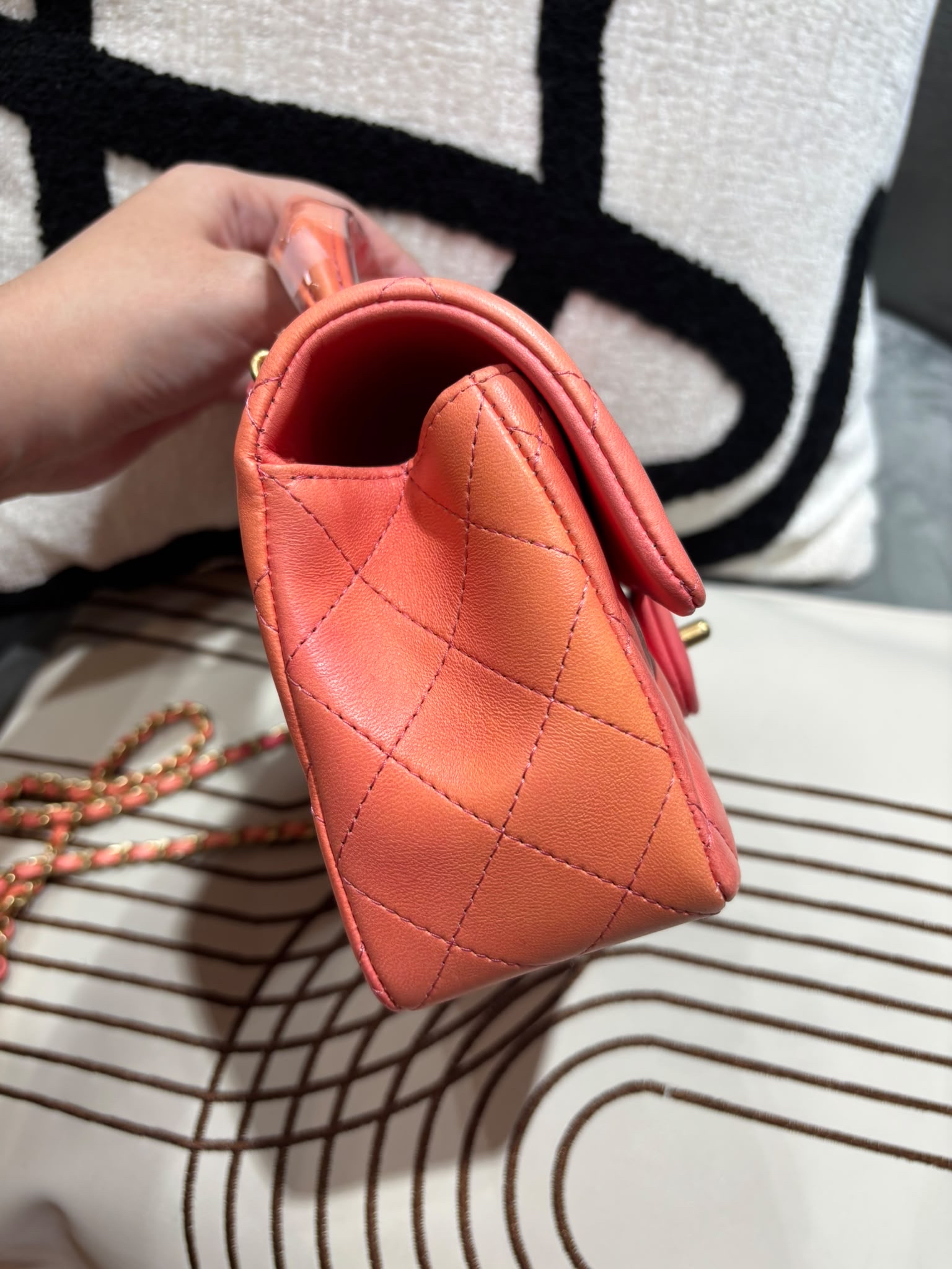 全新 Chanel mini flap bag with Top handle cf20cm 100%Authentic,100% new全新貨品   ✅專門店收據✅晶片✅dust bag✅盒