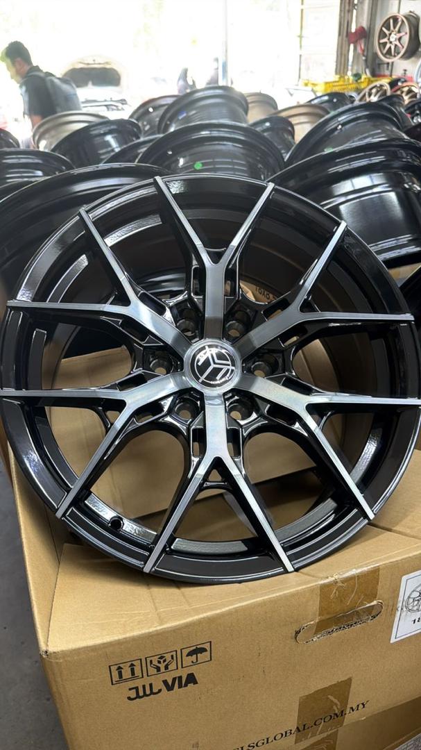 HIACE SPORT RIM 18INCH / H300-SR-5003-SPR