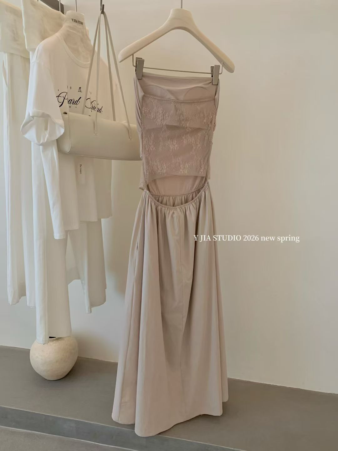 4561 Lace-Up Backless Dress"法式浪漫蕾丝抹胸长裙"