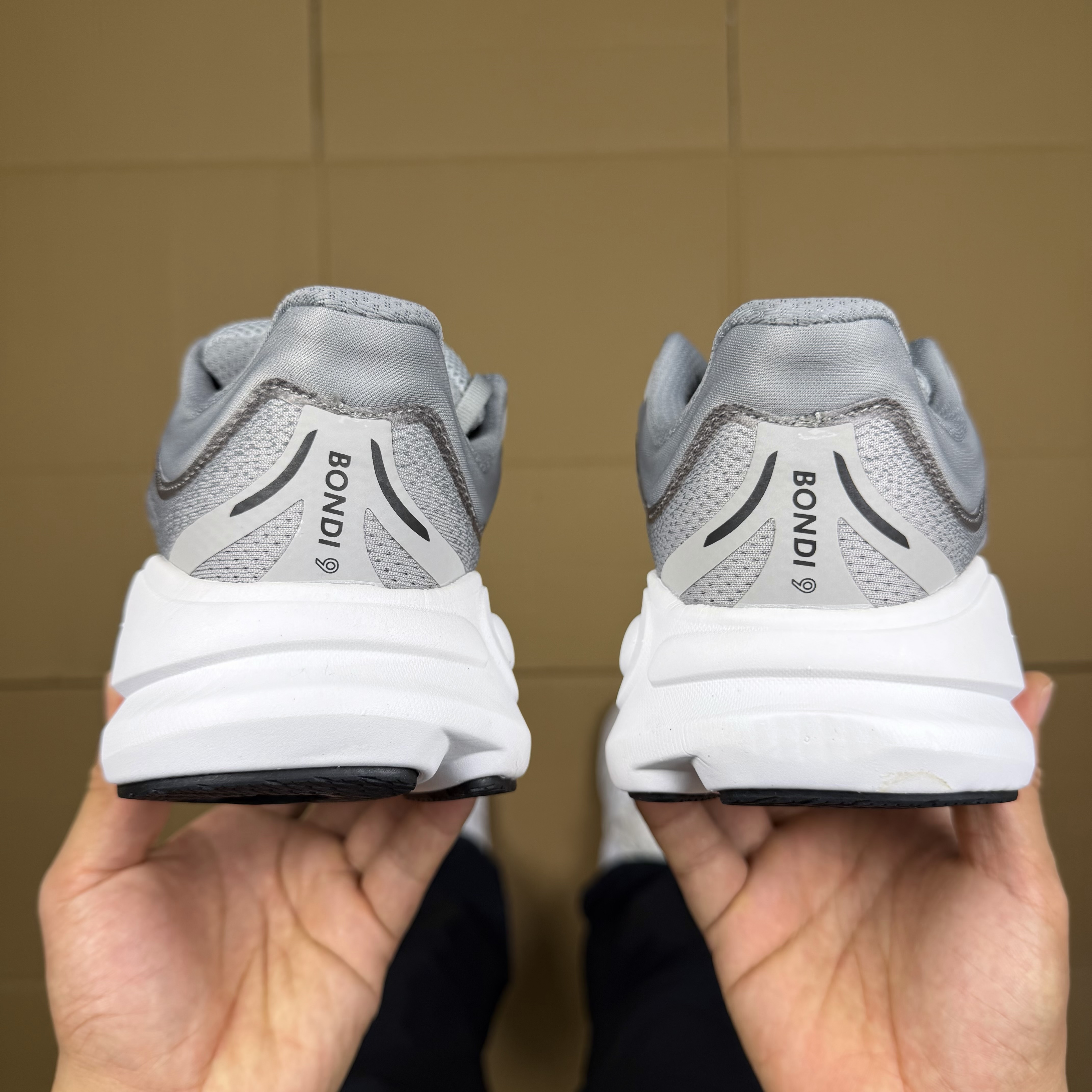 Hoka One One Bondi 9 