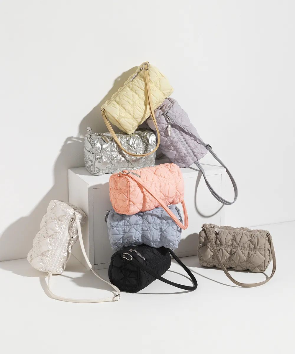 $328隻。超受歡迎🇰🇷韓國雲朵袋Carlyn 限時特價😍超輕身110G😱Kira雲朵枕頭包