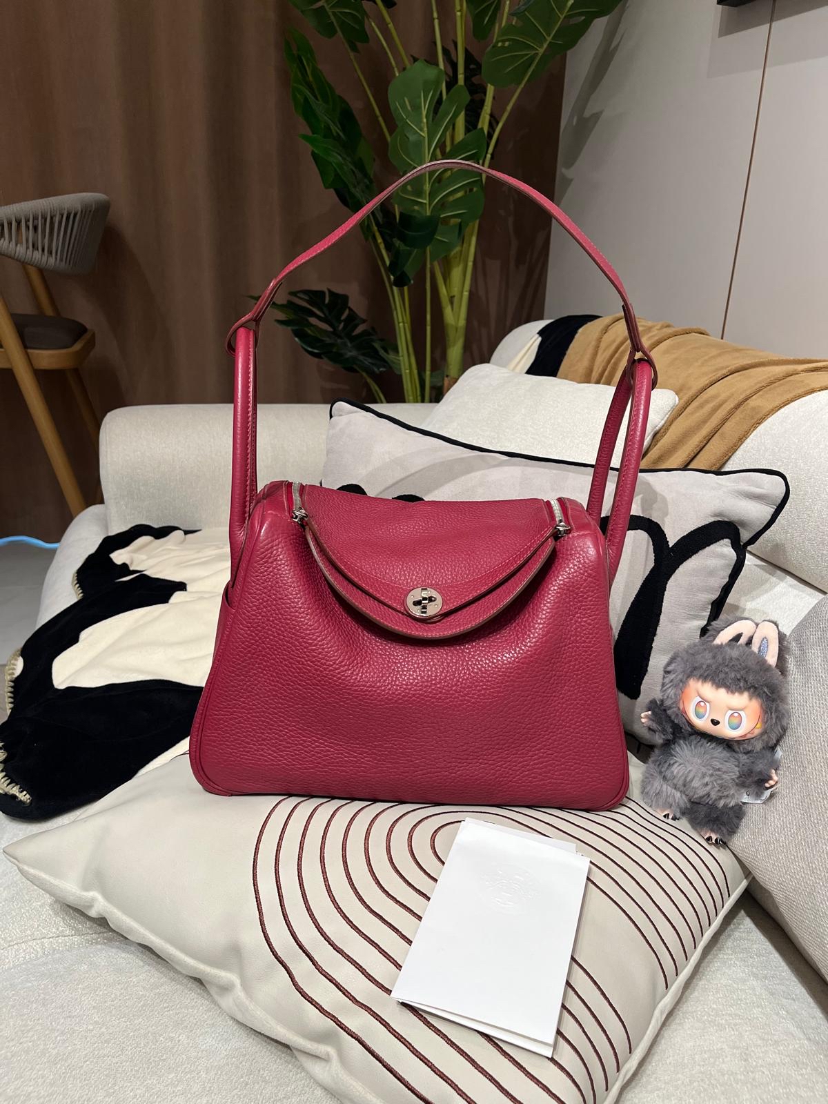 Hermes Lindy 30,Rubis , STAMP T 100%Authentic,95%new ✅香港專門店收據✅dust bag✅box 
