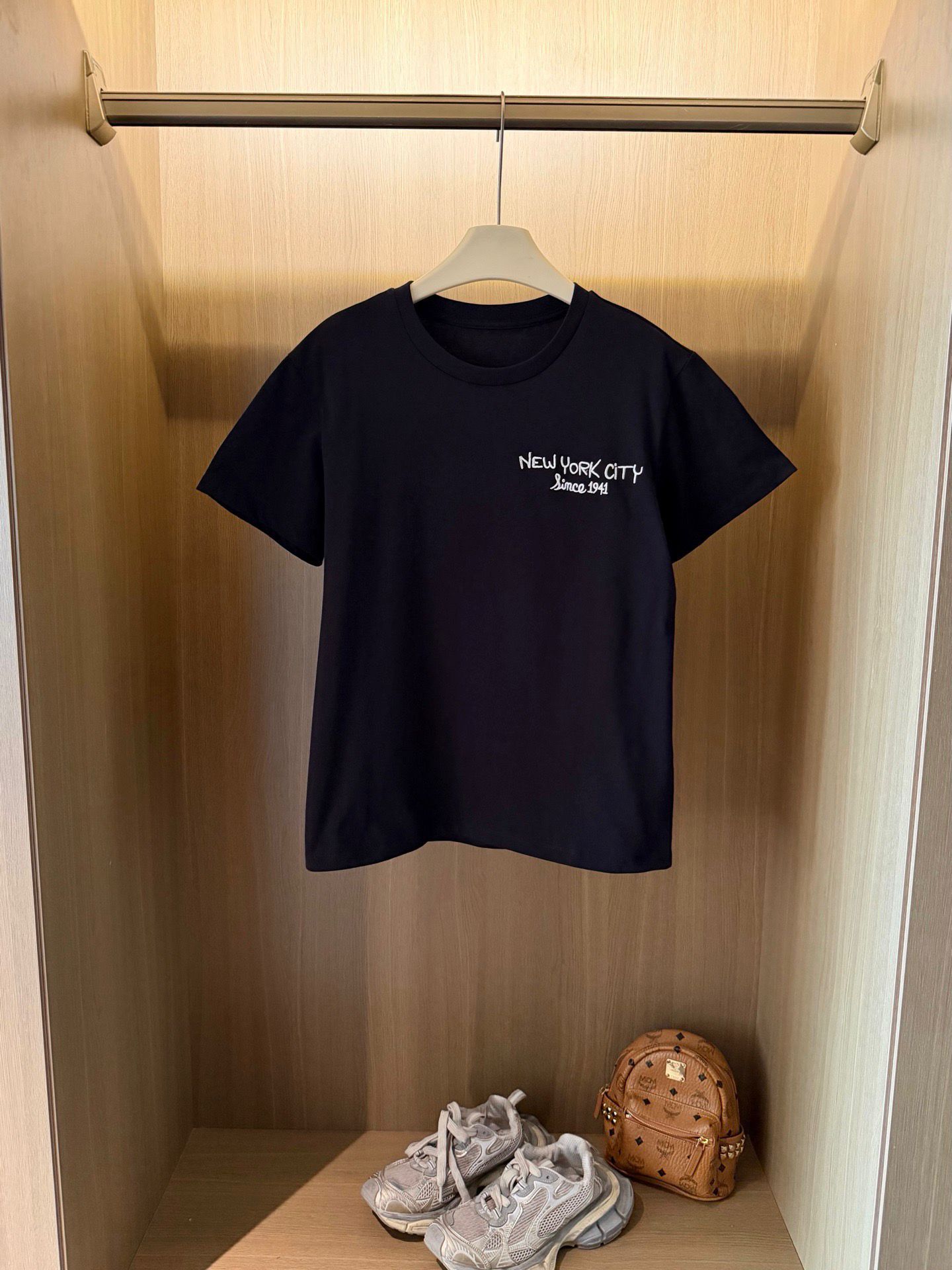 多款任選$118/2件。C*oach 印花情侶短袖