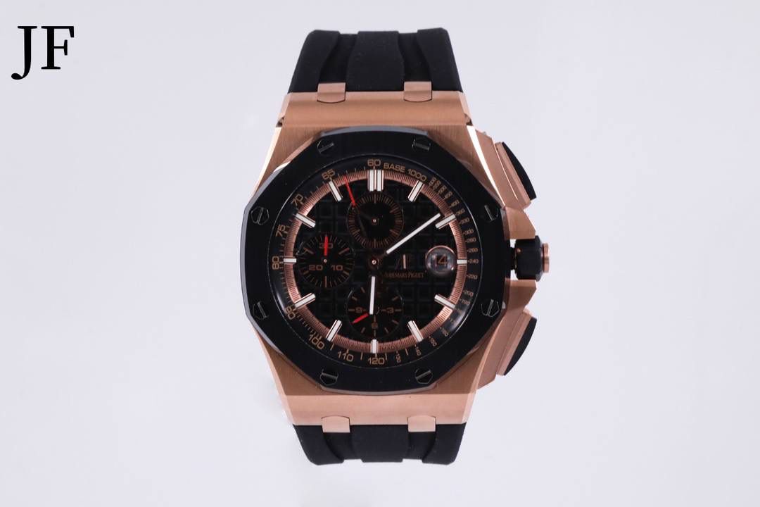 🚀品牌：AP大熊猫🚀 系列：俗称金大熊猫 机芯：3126计时自动机械 材质：316精钢表壳 陶瓷圈 直径：42mm 皮带：橡胶表带 表扣：原装针扣 玻璃：蓝宝石水晶玻璃