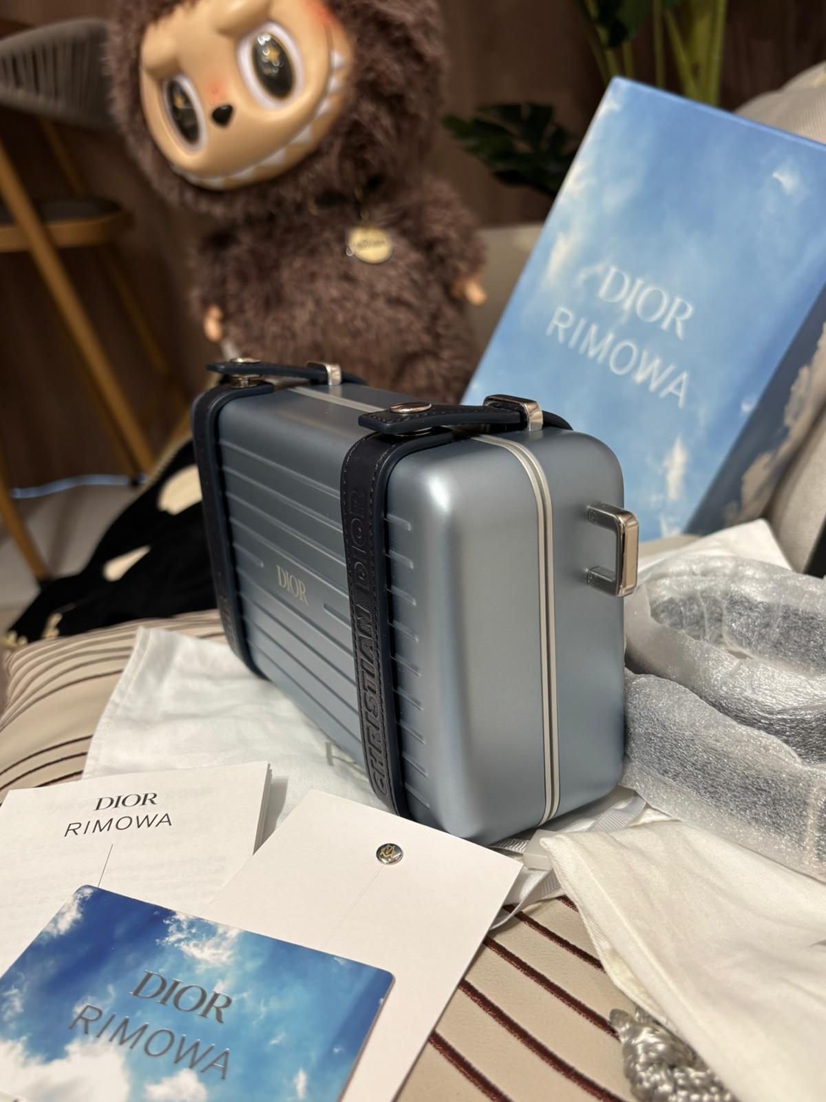 未使用品 DIOR X RIMOWA PERSONAL CLUTCH ON STRAP 100%Authentic ,Unused 未使用品 ✅dust bag✅CARD✅strap✅盒 UNUSED