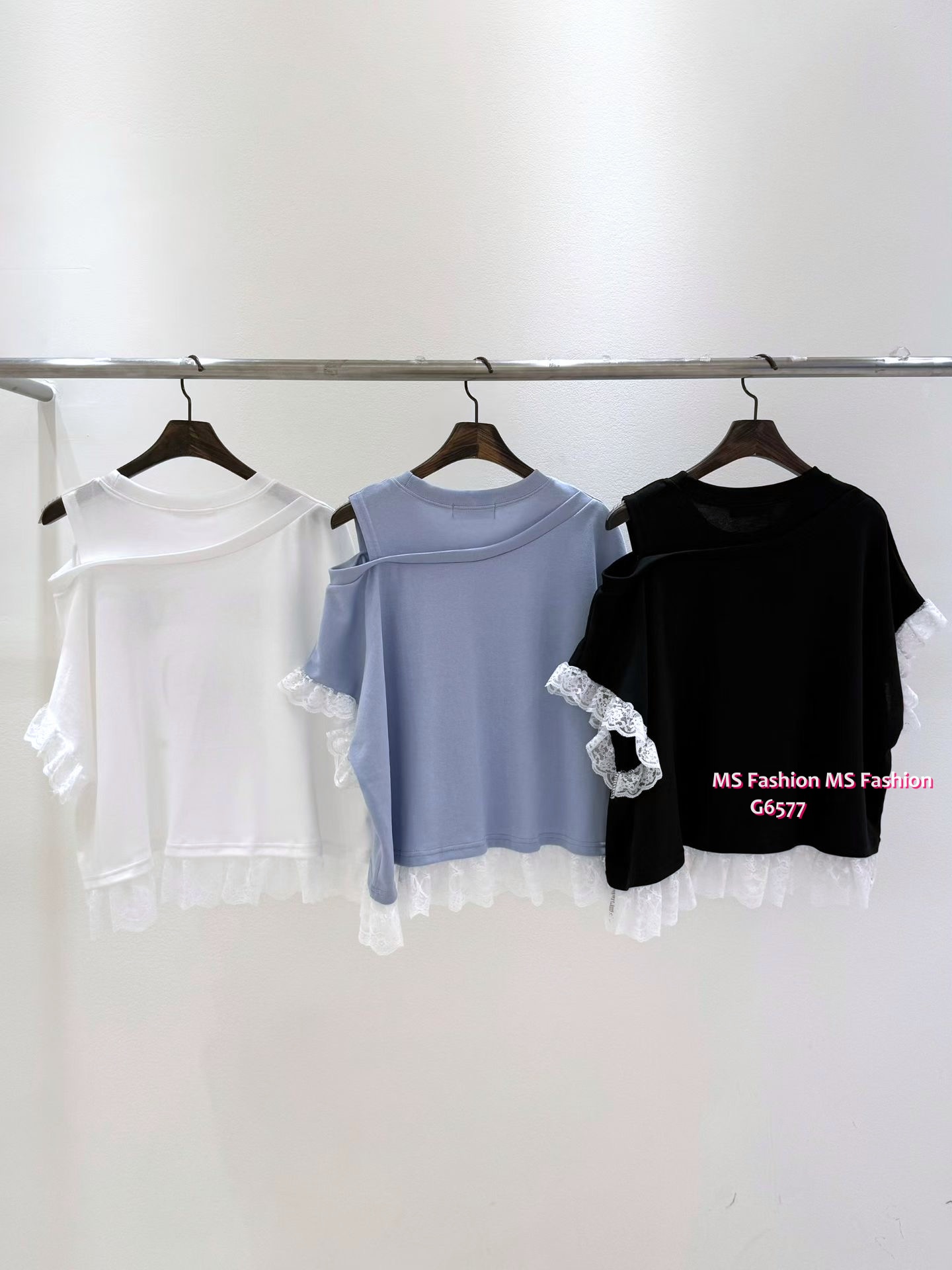 G6577 型格露肩拼lace top