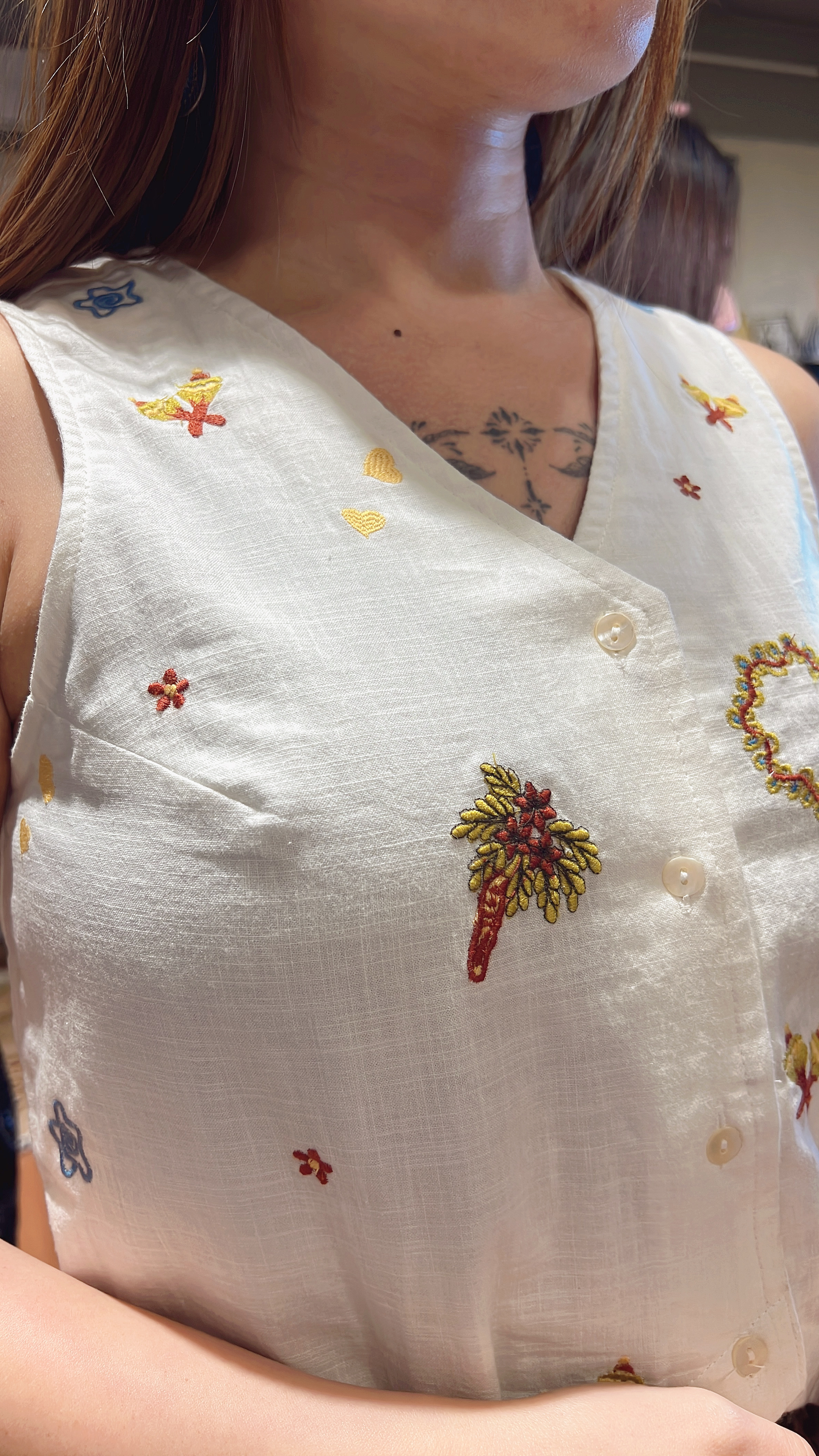 2069 White colorful Emb Vest