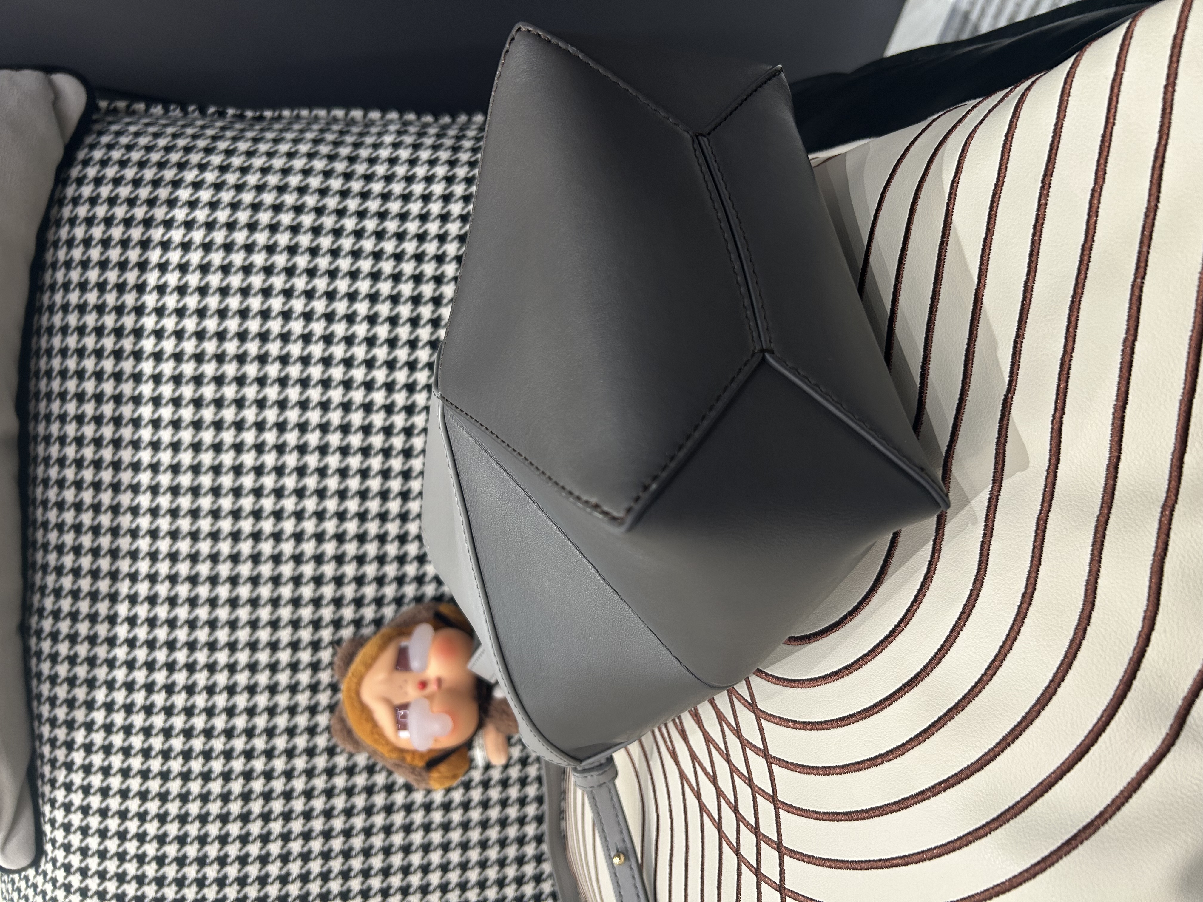 Loewe Mini Fold Tote bag 深灰牛皮拼銀色 100%Authentic, 98%New ✅Dust bag