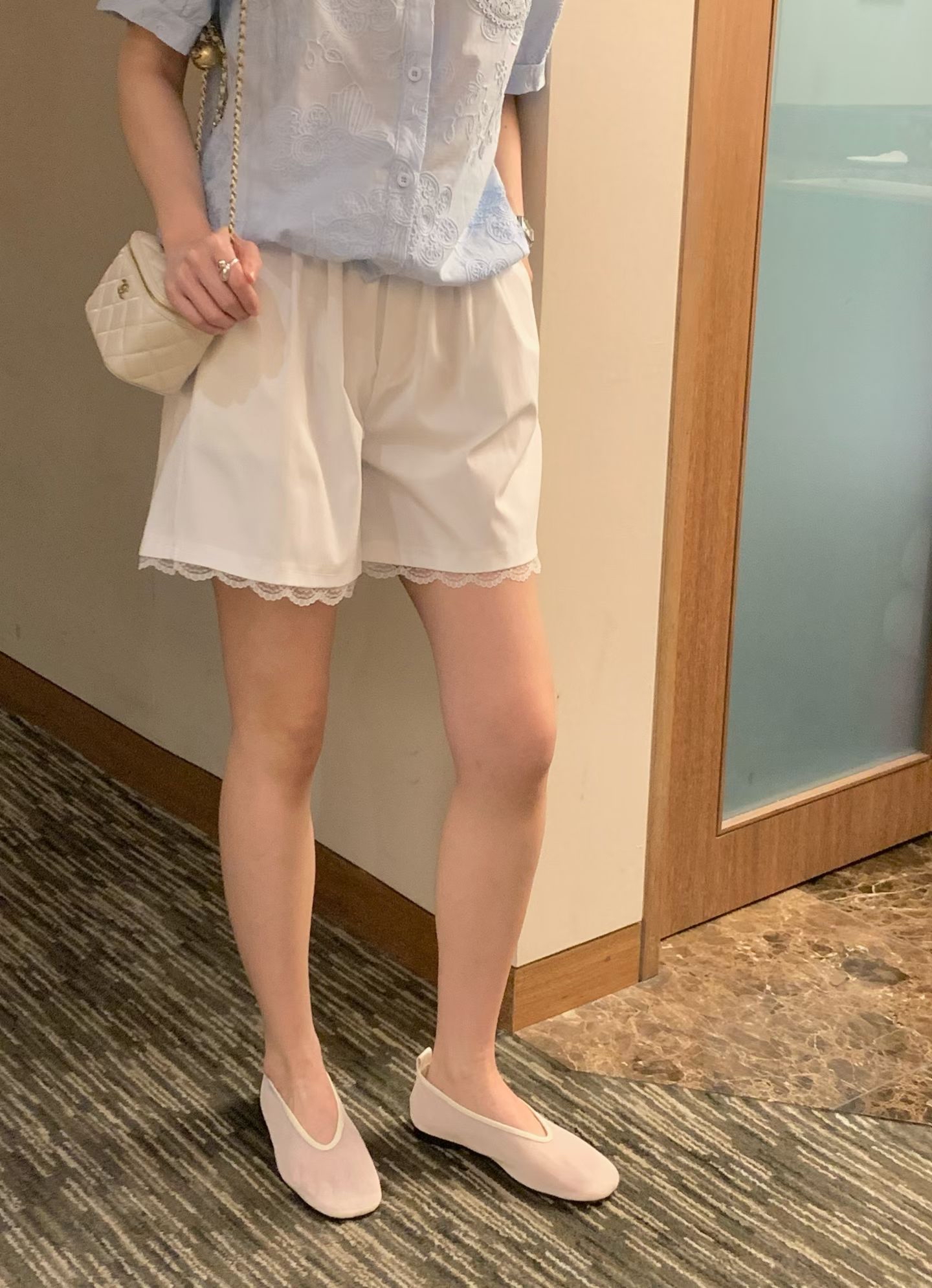 CT6 白lace邊短褲