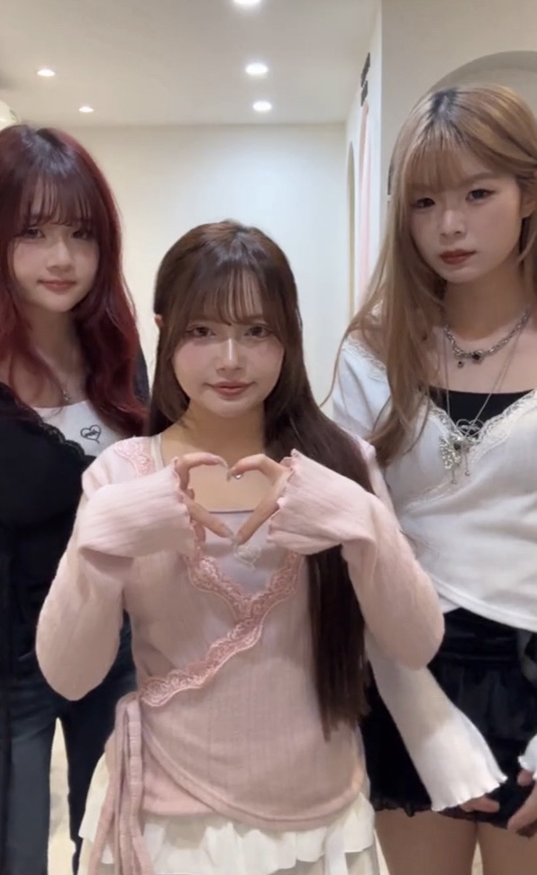 已售罄❌韓國仙氣感滿滿Lacy邊邊交叉綁帶外撘💖