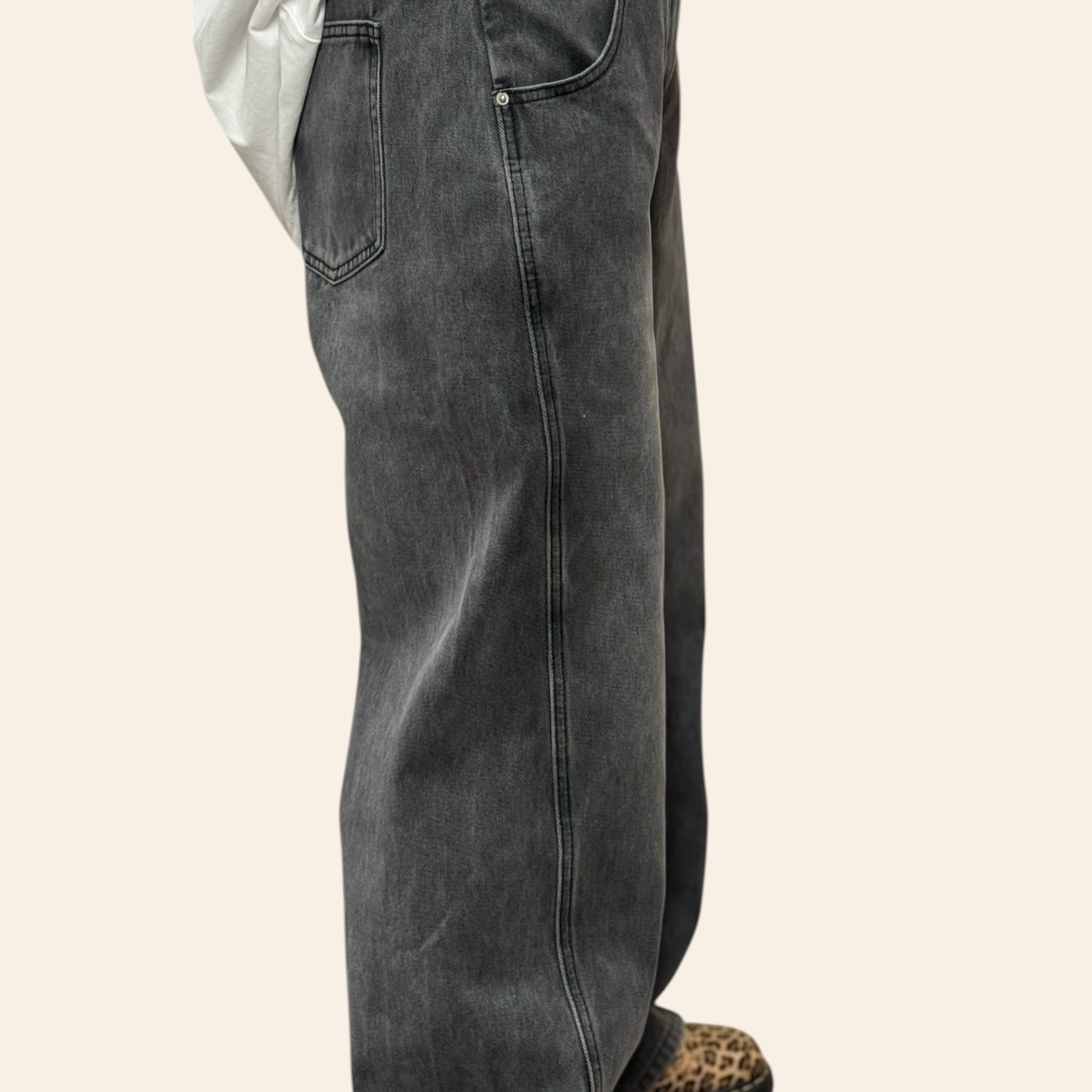 221046 洗水直腳牛仔褲