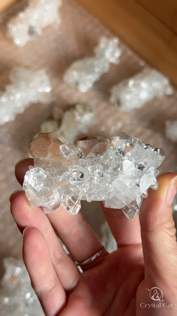 稀有裸鑽魚眼石