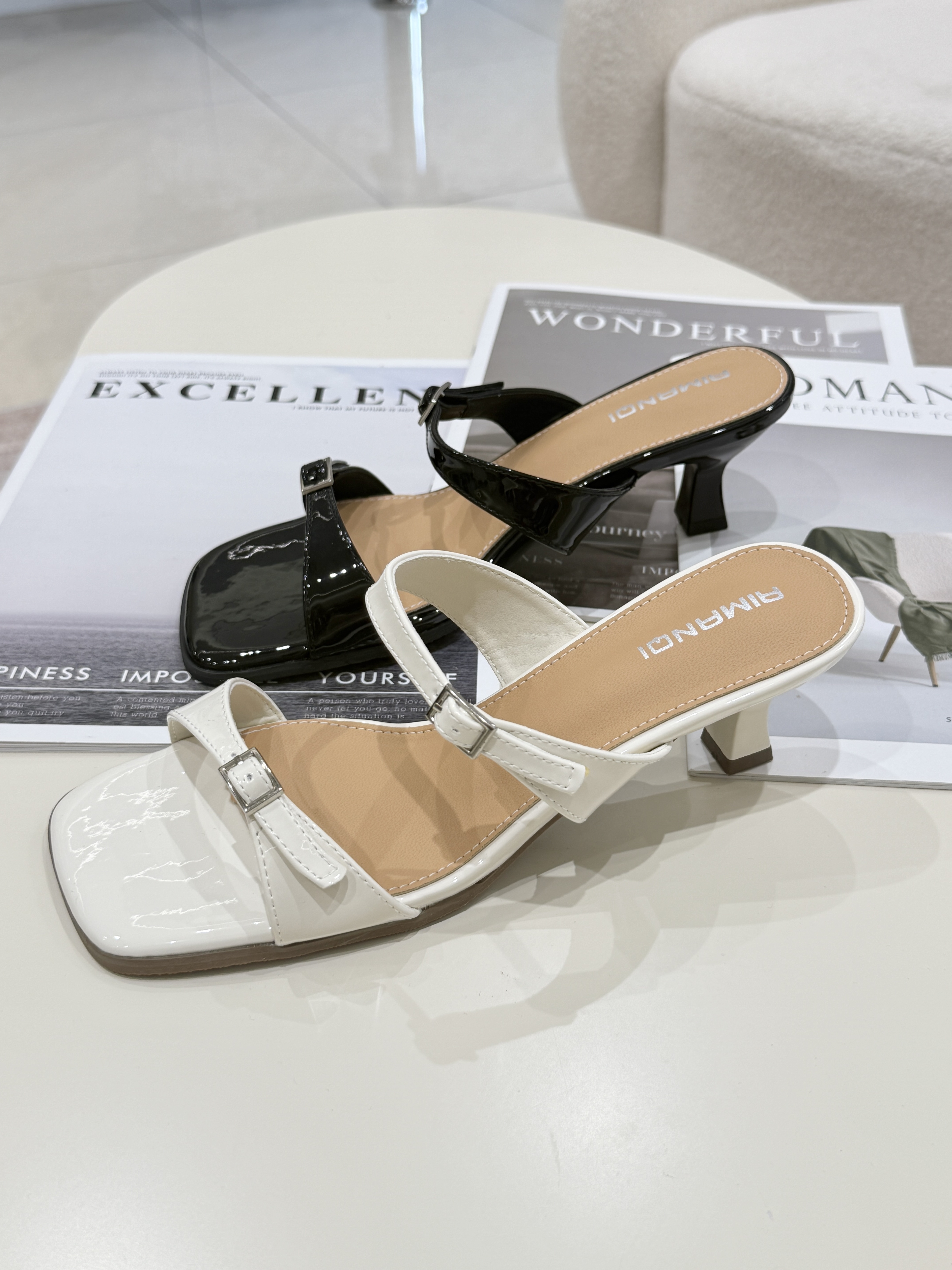 TW55 精美双带跟鞋