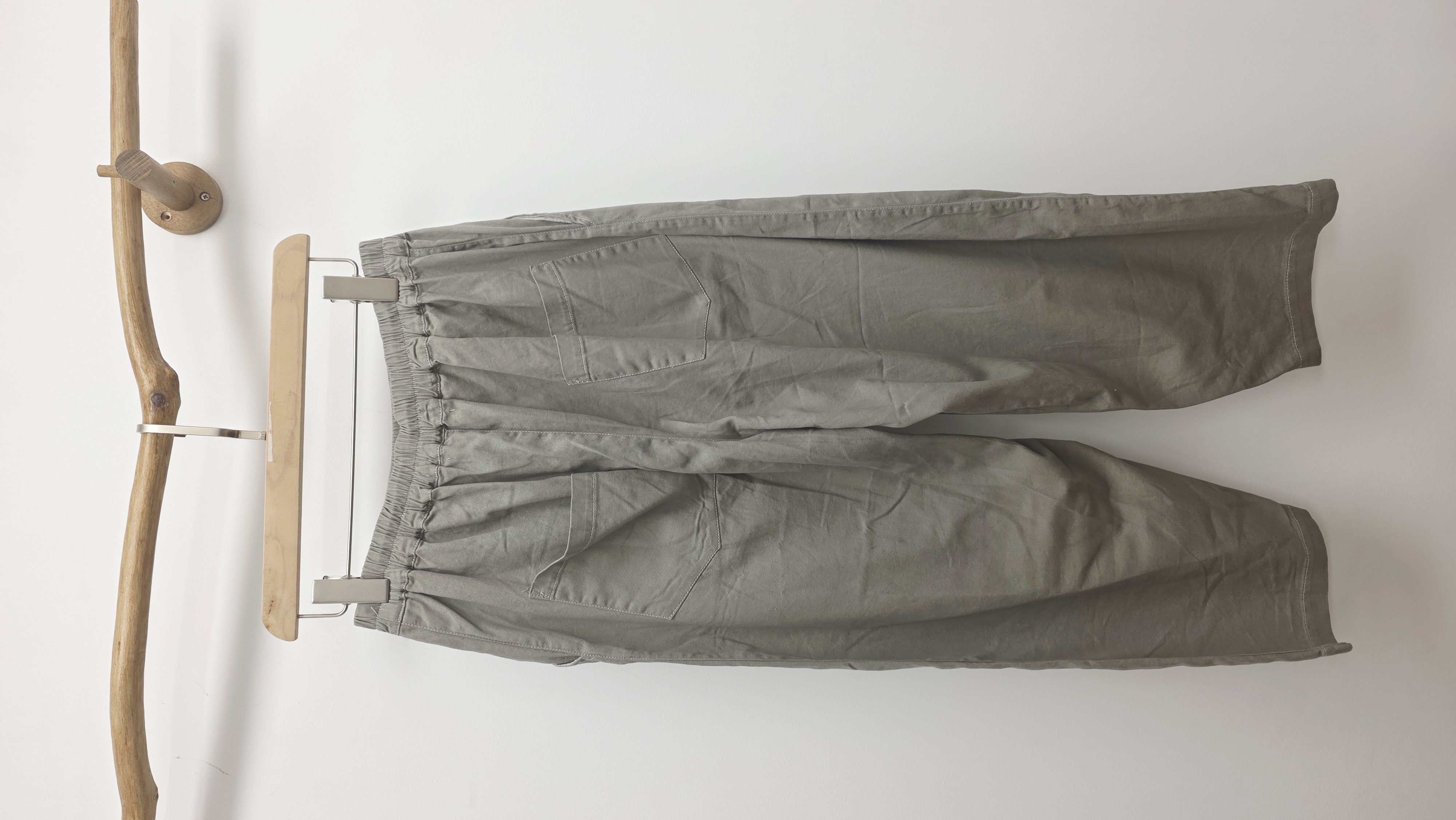 日牌灰拼拳手貓貓刺繡橡筋棉麻褲