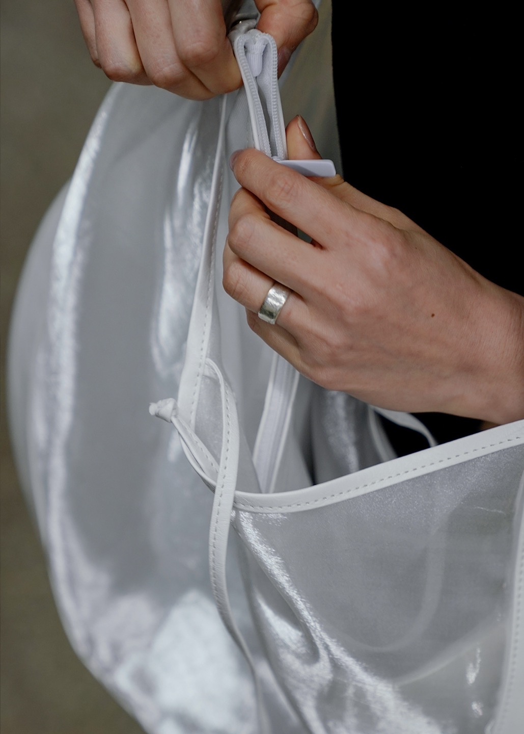 🇰🇷韓國Kwani - Curvee Hobo Bag Organza White