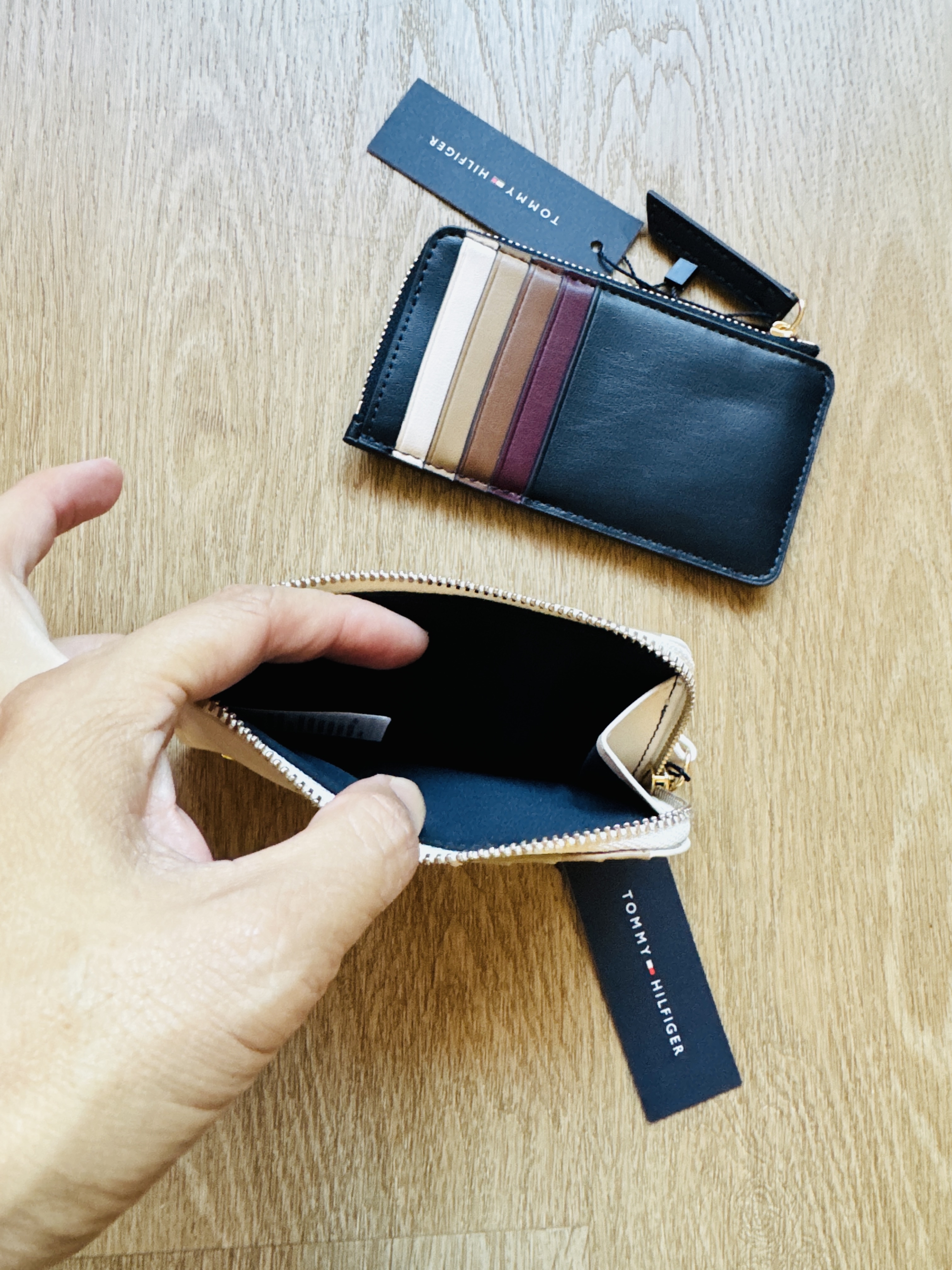 Tommy Hilfiger 咭片拉鏈銀包（香港現貨）