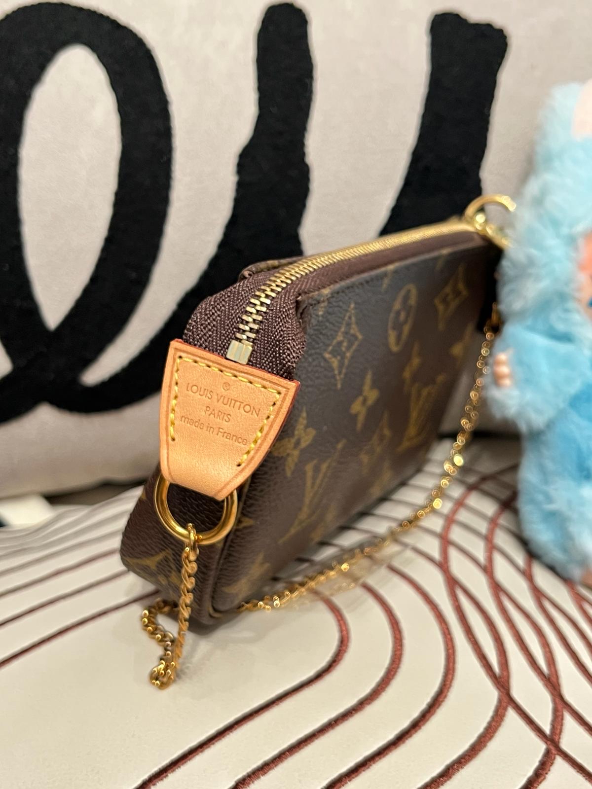 LV Mini Pochette Monogram 100%Authentic, 98%New ✅Box
