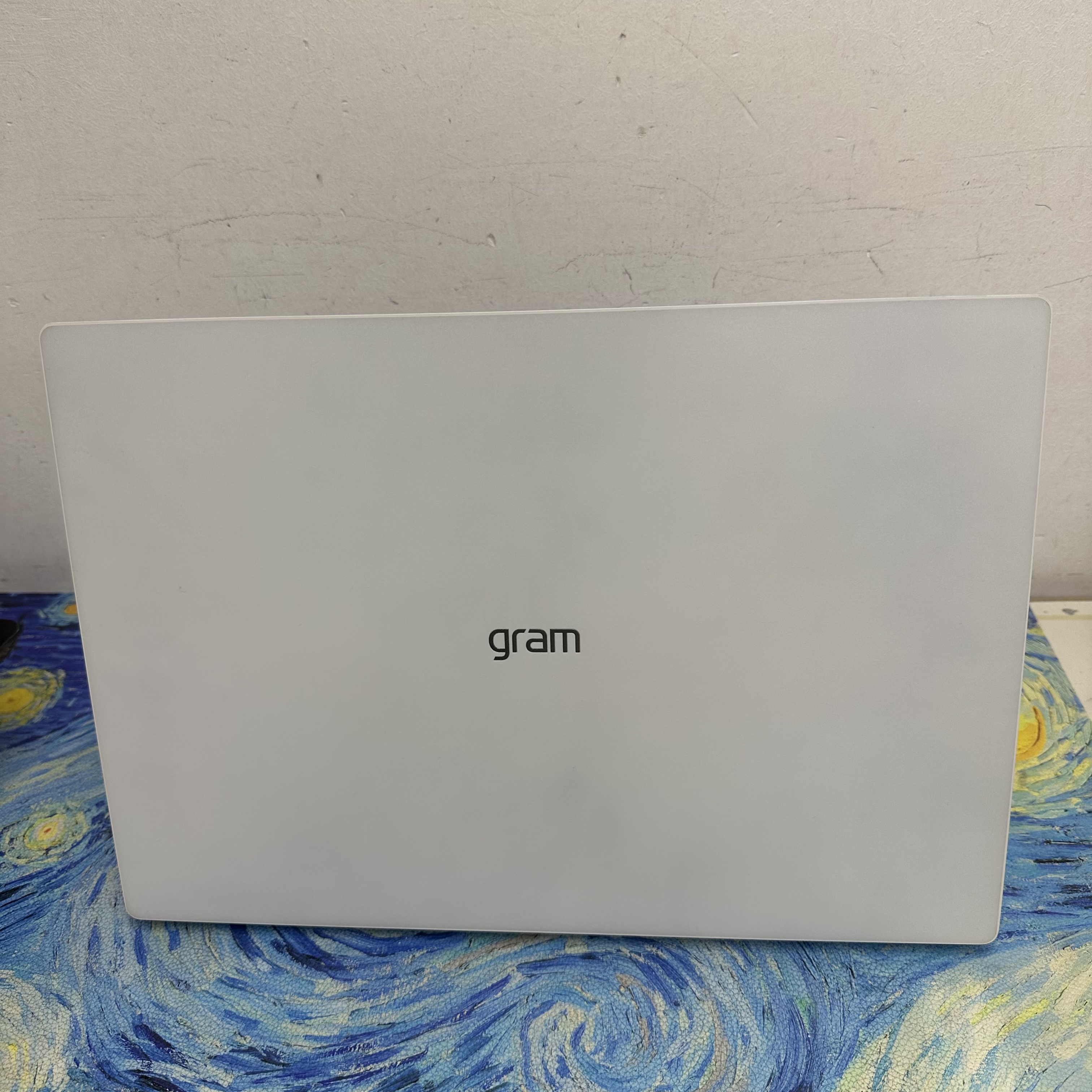 (LG超輕薄🤩文書機 ) LG 樂金 / Ultra 5 225H / 16GB Ram/512GB SSD/超輕薄機身/白色 /Laptop / Notebook / Movie / Netflix / Ultrabook / 16寸 / 文書 / Windows / Office 