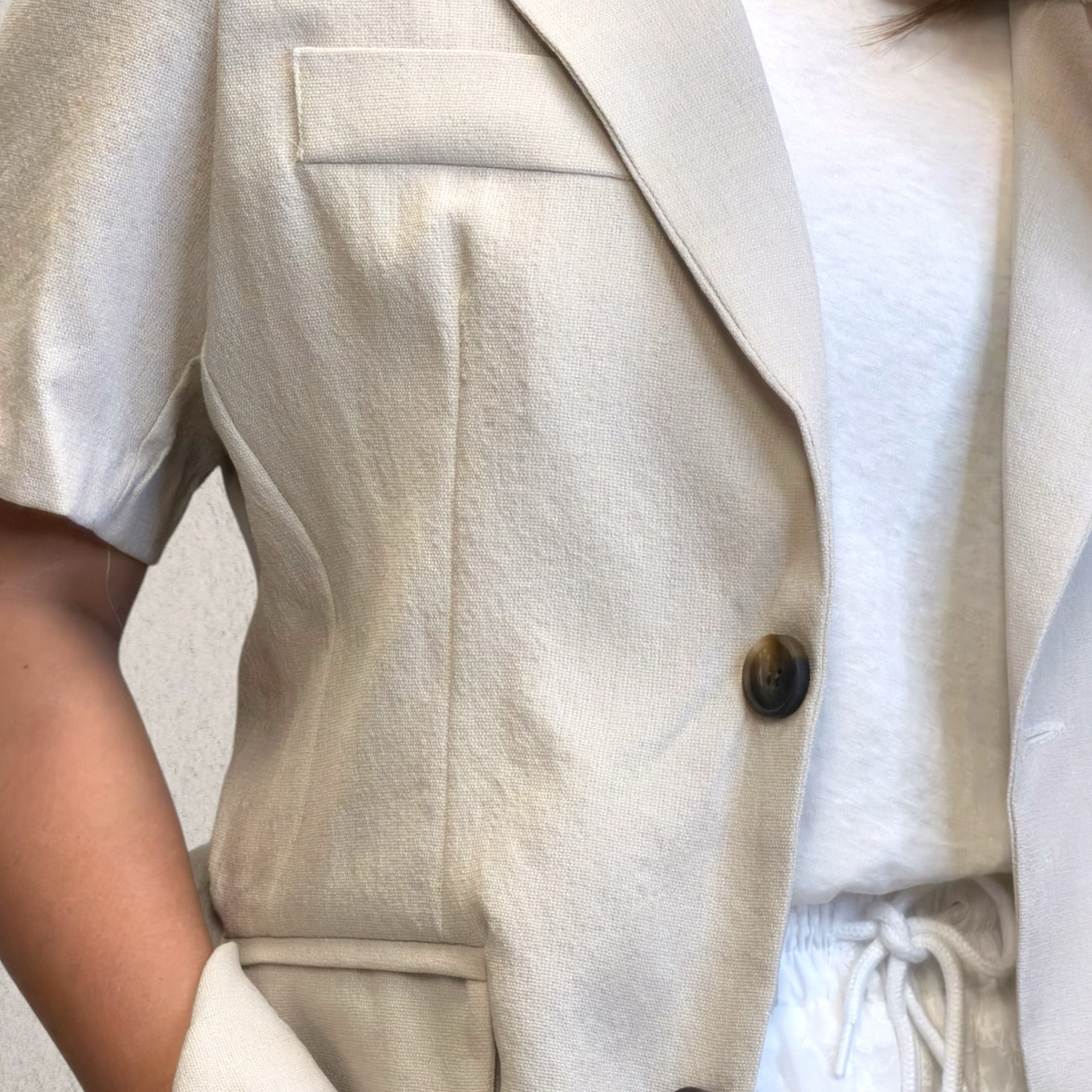 221120 麻質圓腳邊短西裝外套