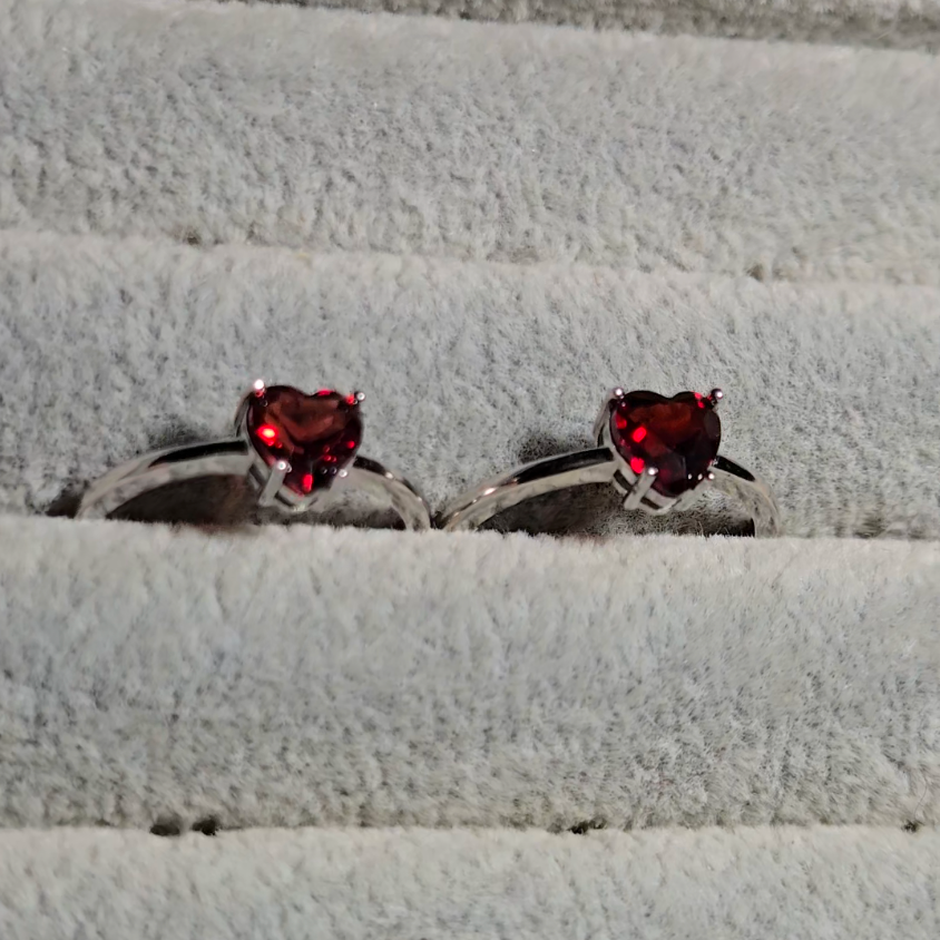 Garnet faceted heart-shaped ring in adjustable sterling silver - GAR156