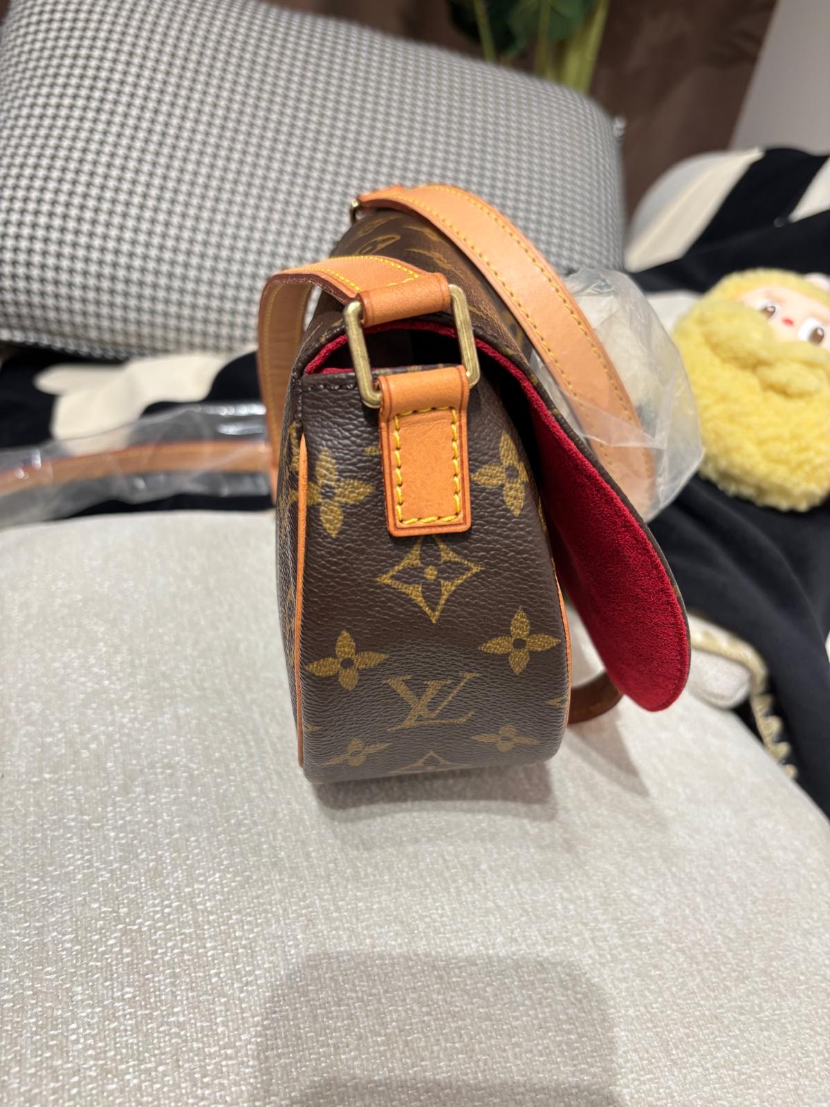 Lv tambourine crossbody bag 100%Authentic, Unused 95%new✅Dust bag