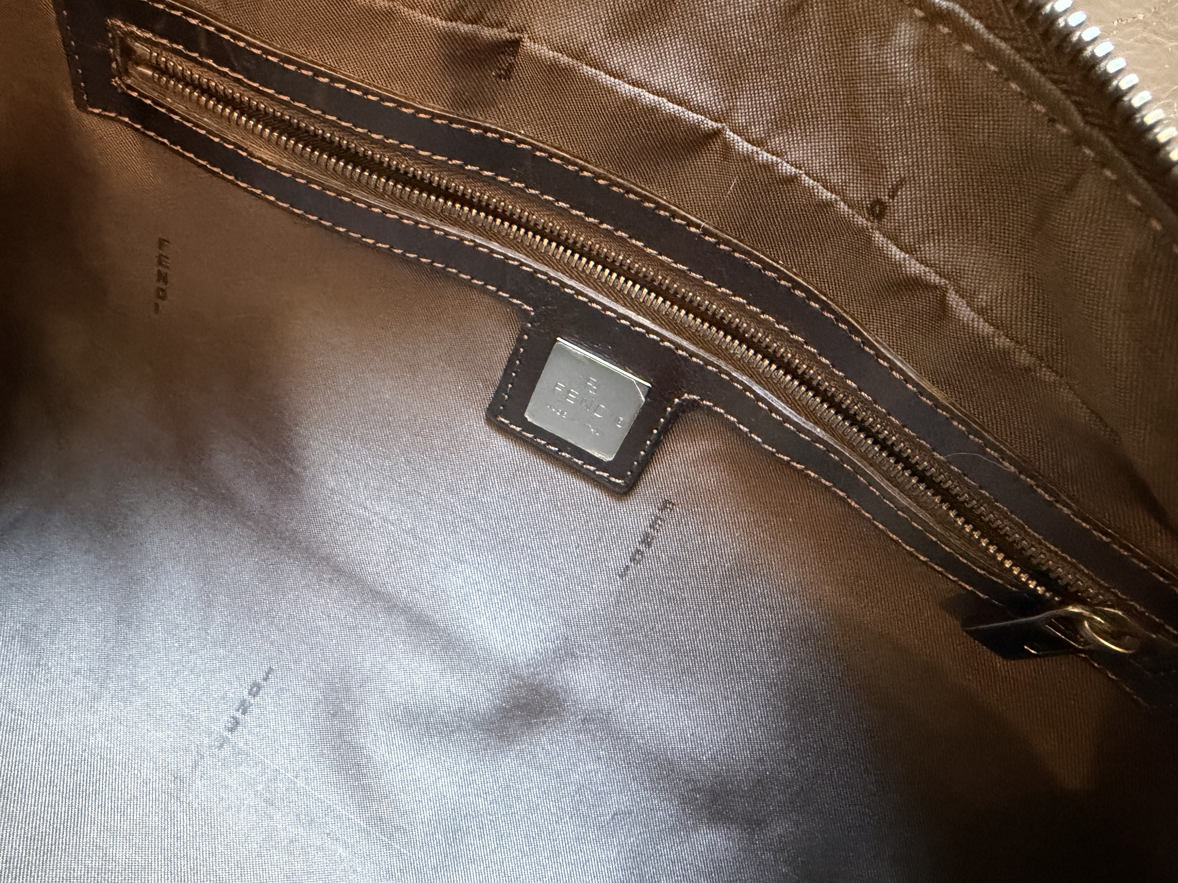 fendi  baguette bag /east west bag 