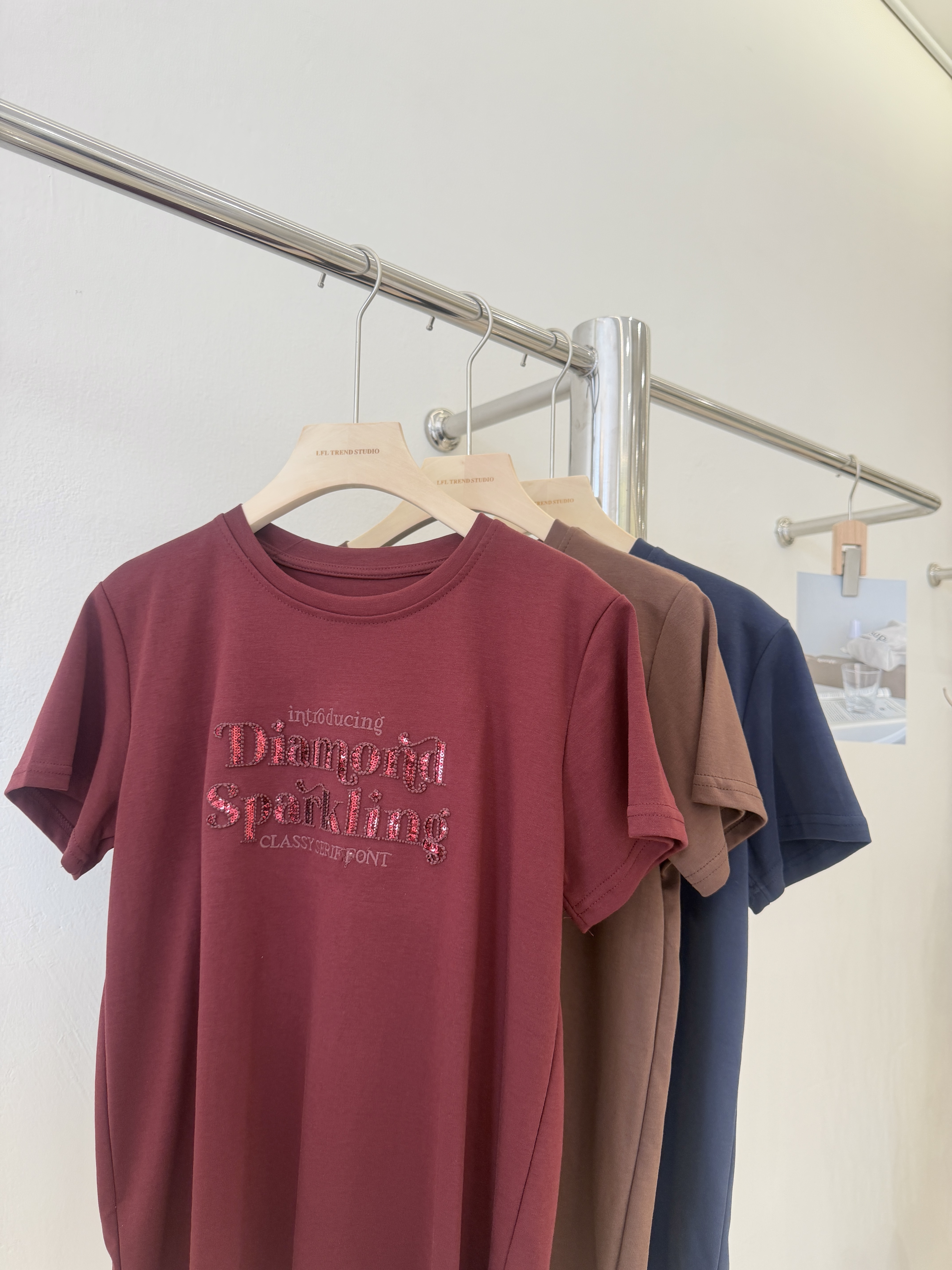 6721 韩系工艺刺绣亮片字母短袖