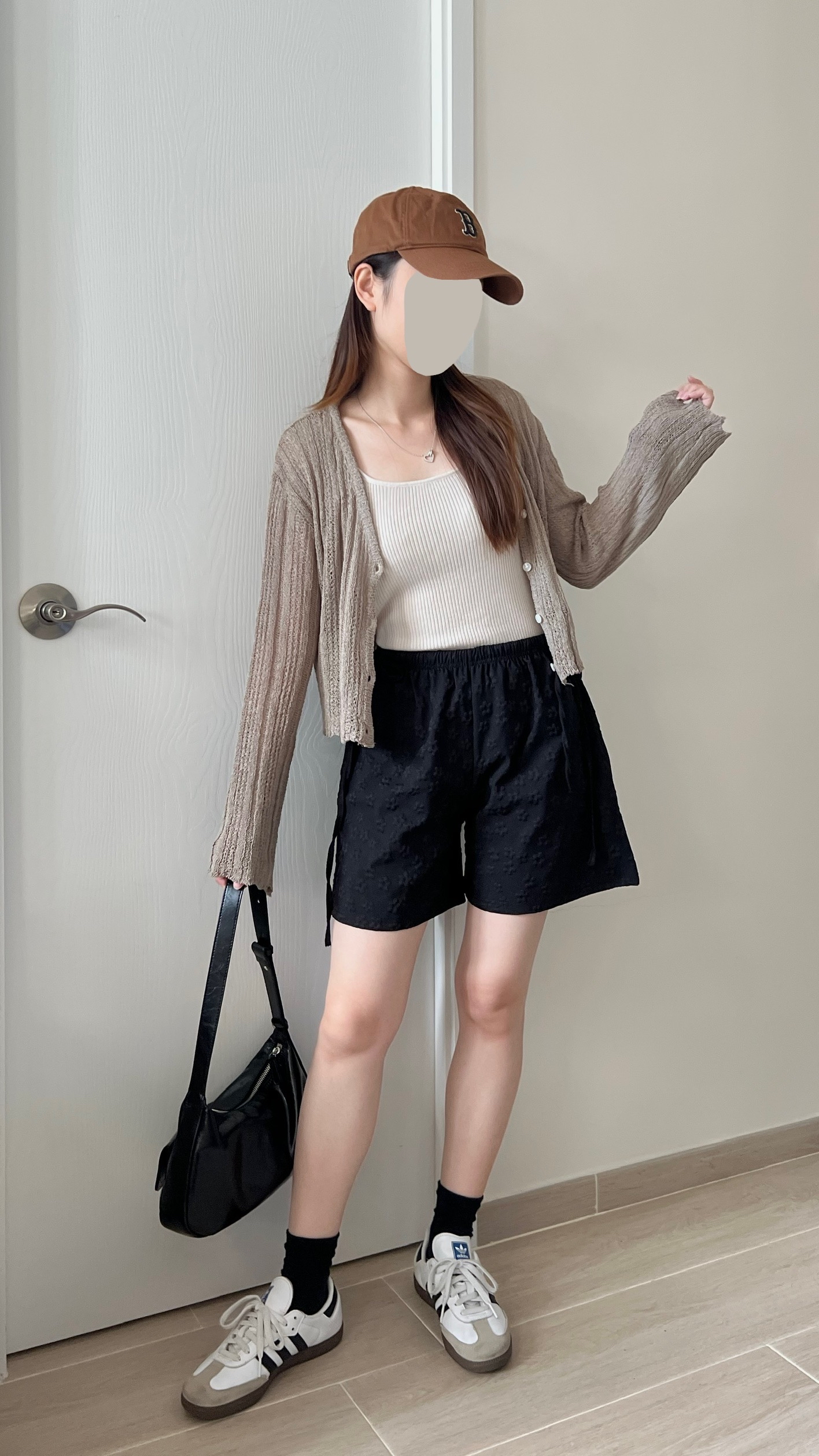 必備甜價紙片人短版上衣 