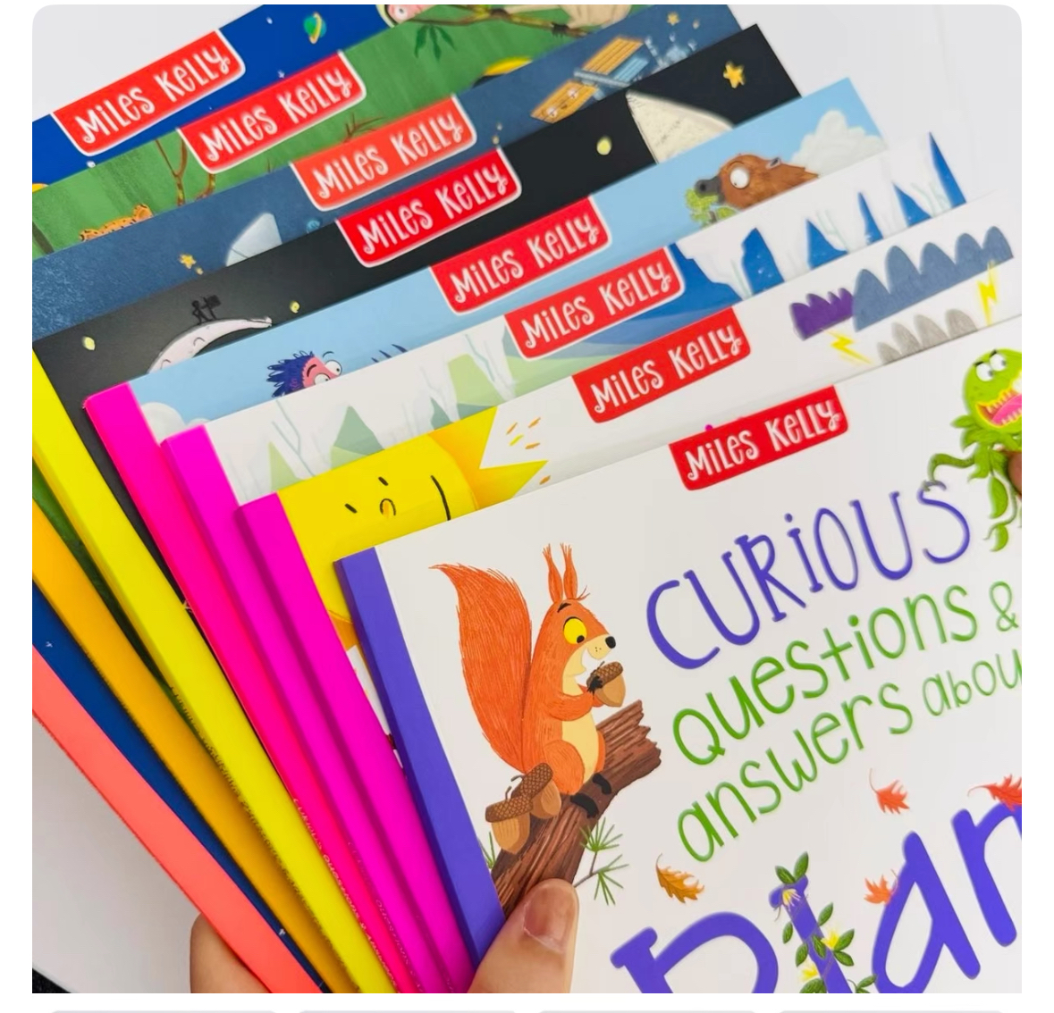 A Curious Collection of Questions and Answers 8 Books (適合5歲+) 