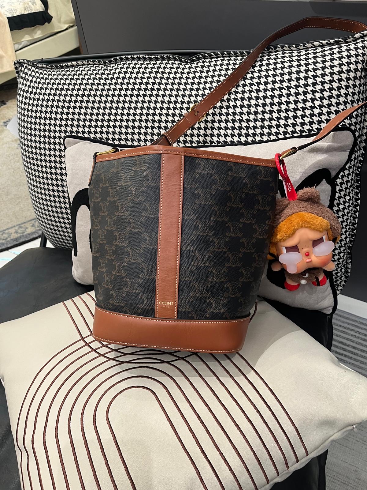 Celine Bucket Small Bag Triomphe 100%Authentic, 95%New✅Dust bag