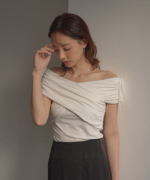 露肩交叉褶皺上衣【JT040】