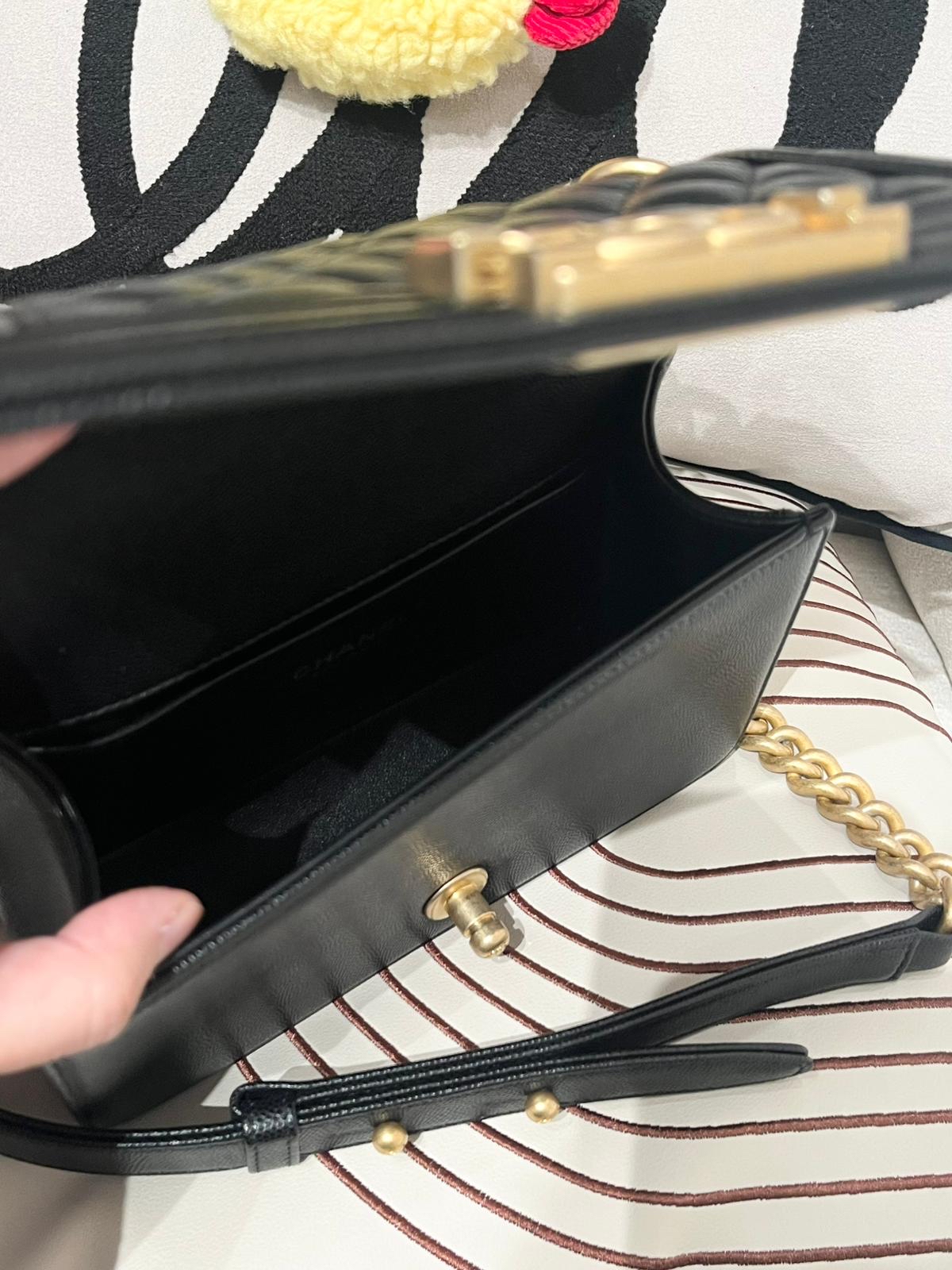 Chanel boy 20cm A67085 黑色魚子醬牛皮金扣 100%Authentic ,99%new ✅香港專門店收據✅晶片 ✅dust bag ✅box