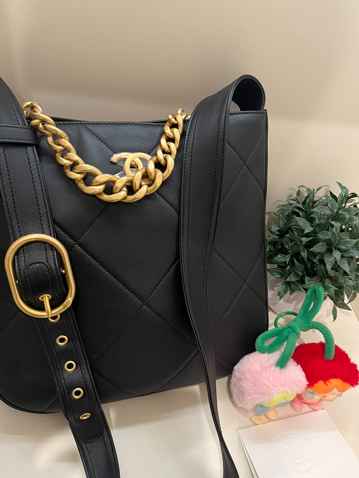 Chanel easy mood Hobo Bag AS2844 bucket bag,100%Authentic, 98%New ✅香港專門店收據✅晶片✅Dust bag✅Box