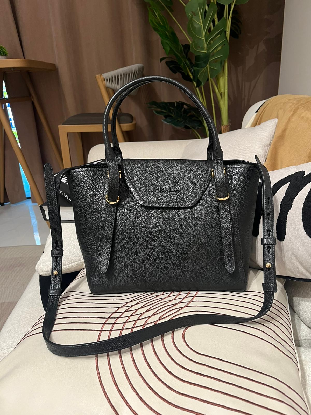 PRADA Calfskin 2 way bag so back 黑色小牛皮兩用袋  100%Authentic, 98%New ✅Dust bag