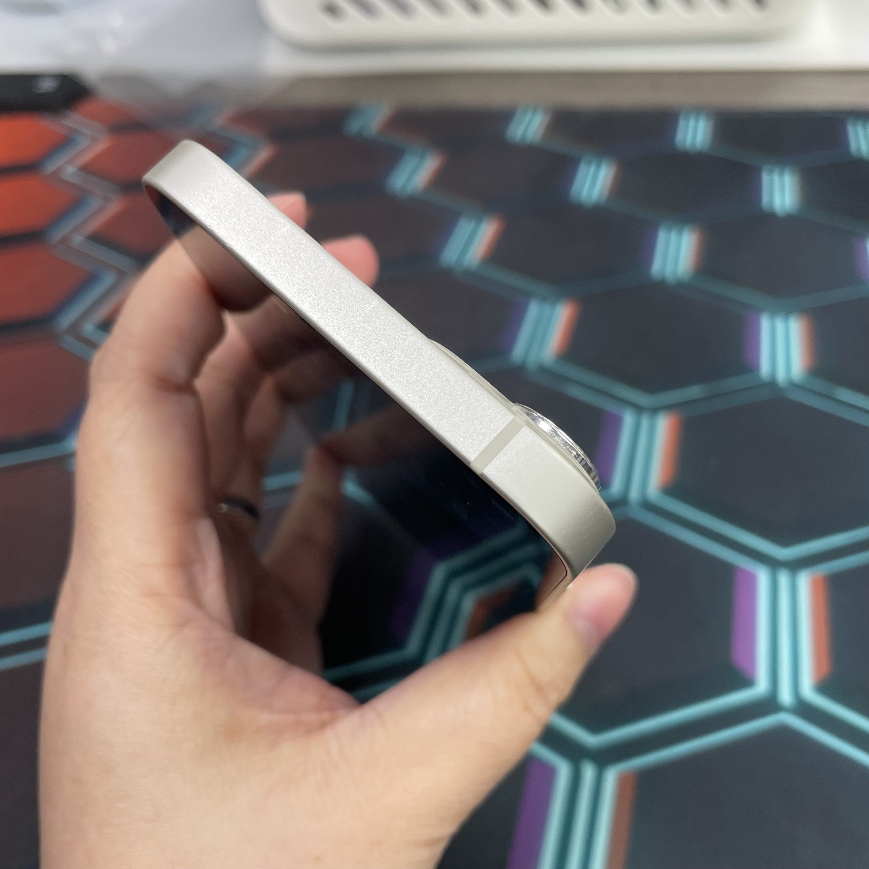 *8328 13 勁靚機 128GB 電86 白色 white