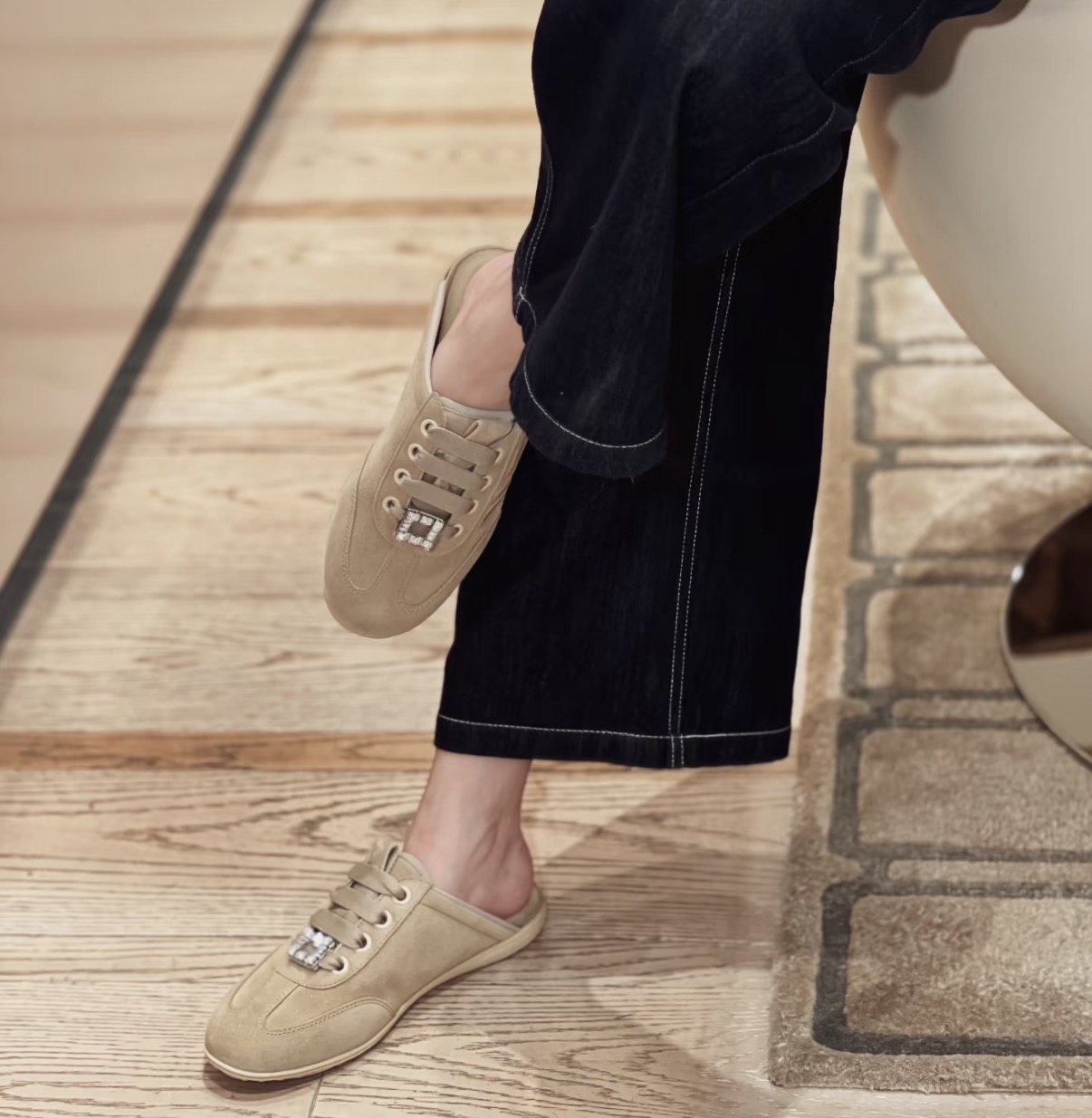 限時優惠✨新款🆕訂貨🍒RV 小鑽扣Viv Low Mules  Size 36.5-39/40