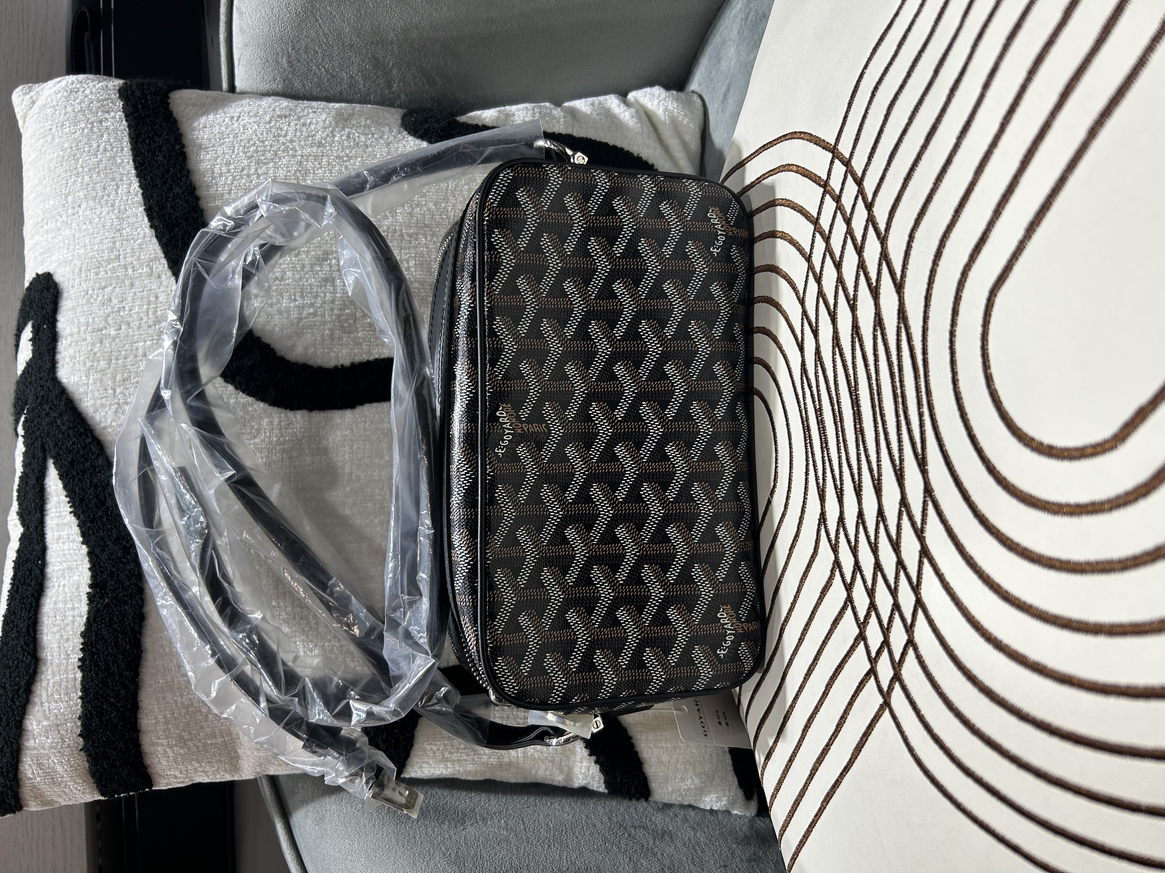 全新 Goyard cap vert pm bag NOIR 黑色camera bag  100%Authentic ,100%new ✅專門店收據✅dust bag✅紙袋