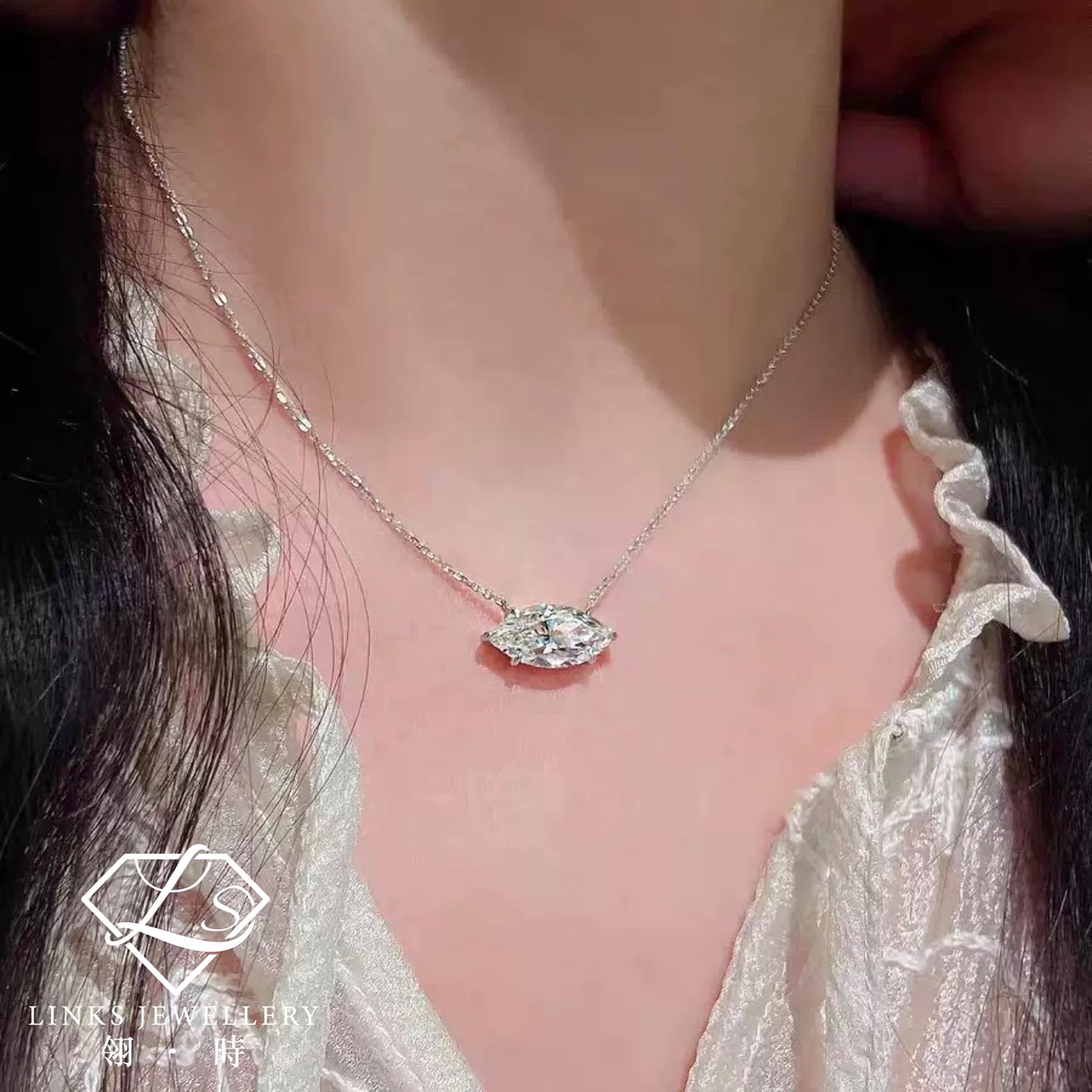 真莫桑石 5卡馬眼石鍊吊墜 MNG093