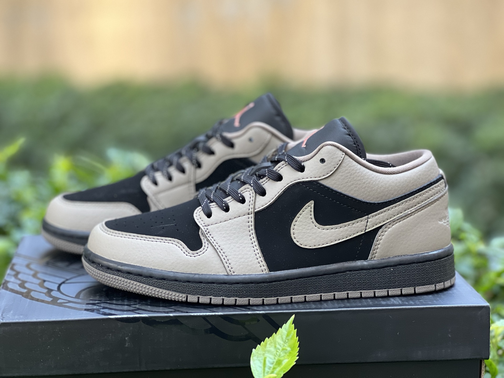 Nike Air Jordan 1 Low SE IB7109-005
