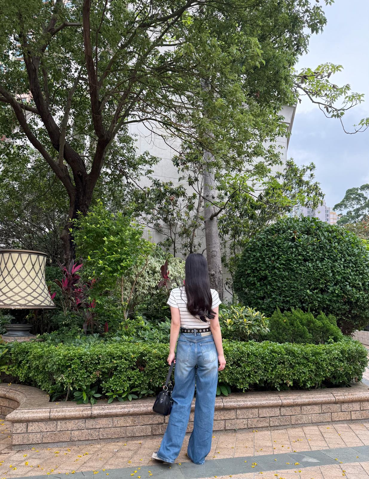 F21 v領橫間線top